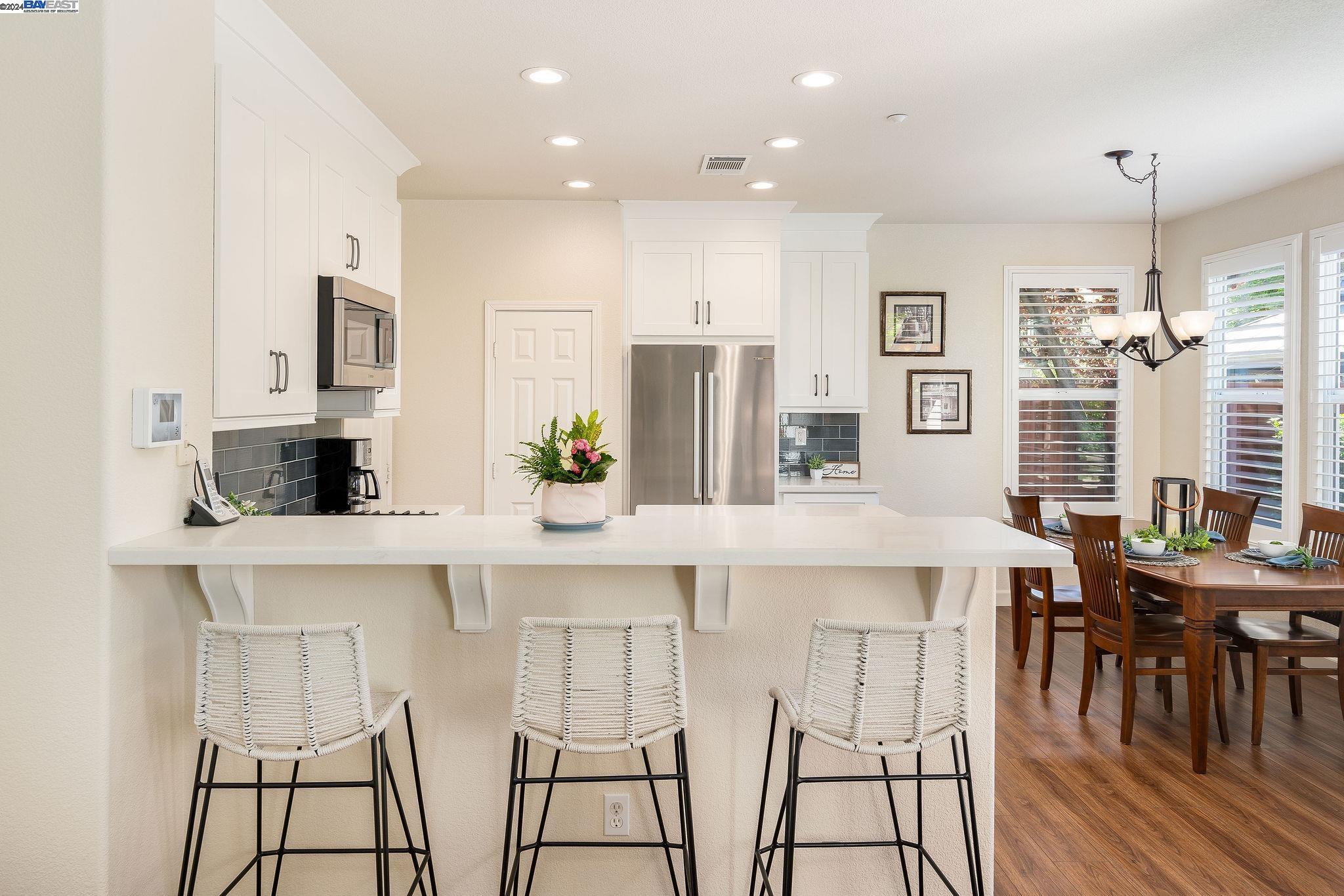 Detail Gallery Image 12 of 50 For 5889 Woodrose Way, Livermore,  CA 94551 - 4 Beds | 2/1 Baths