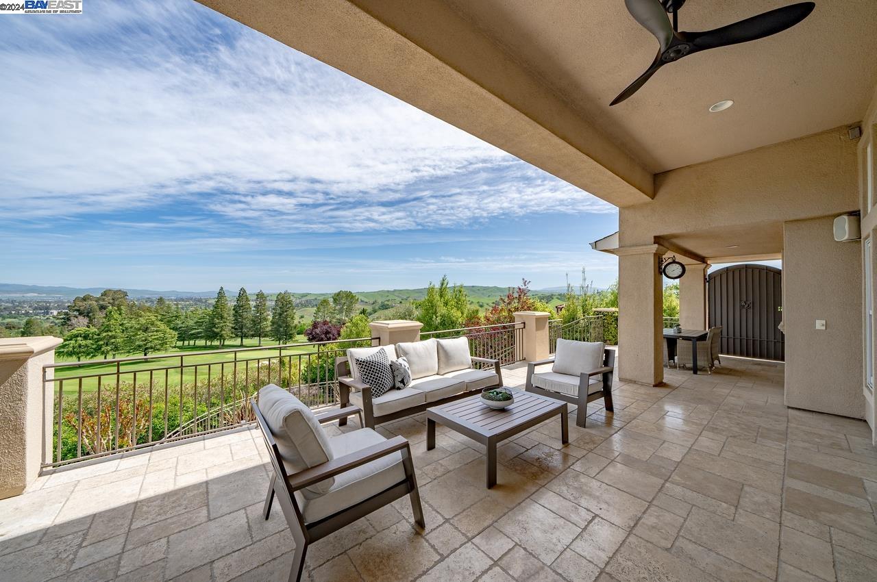 Detail Gallery Image 25 of 60 For 34 Golf Rd, Pleasanton,  CA 94566 - 4 Beds | 4/2 Baths