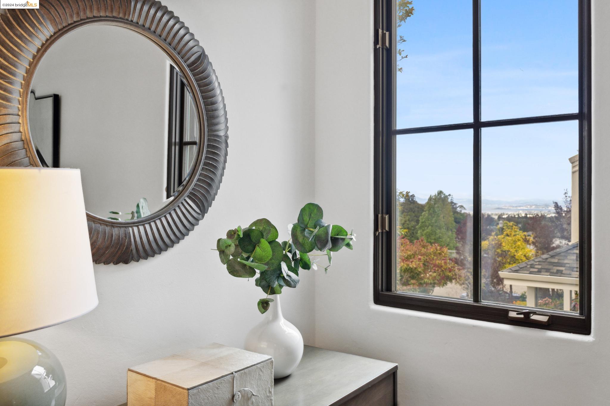 Detail Gallery Image 30 of 60 For 32 Neva Court, Oakland,  CA 94611 - 4 Beds | 2/1 Baths