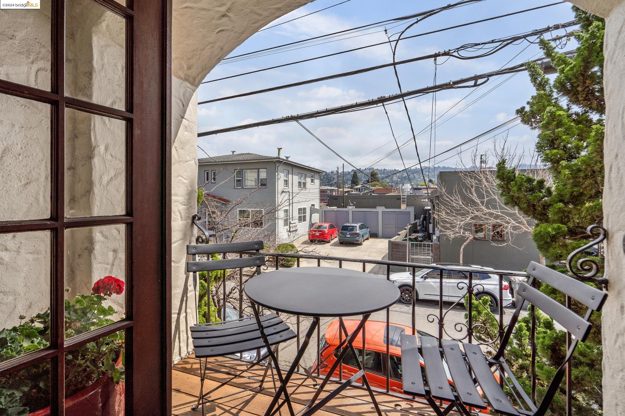 Detail Gallery Image 21 of 23 For 850 Stannage Ave #5,  Albany,  CA 94706 - 1 Beds | 1 Baths