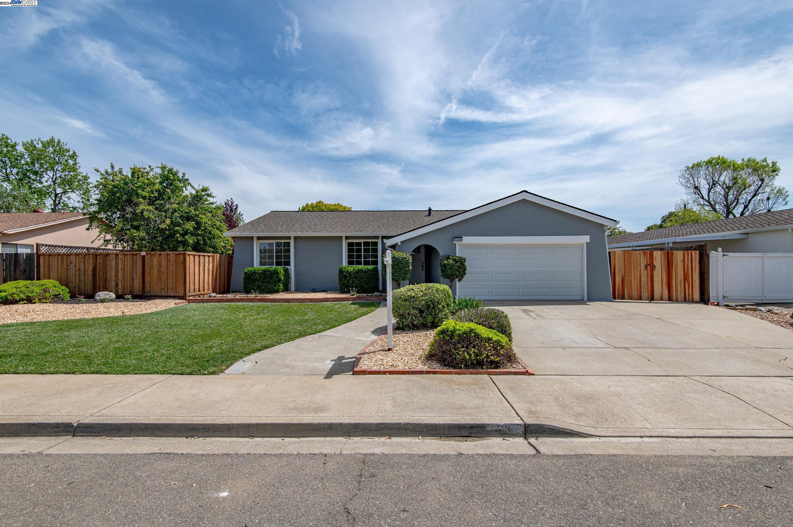 Detail Gallery Image 1 of 1 For 1316 Onyx Rd, Livermore,  CA 94550 - 3 Beds | 2 Baths