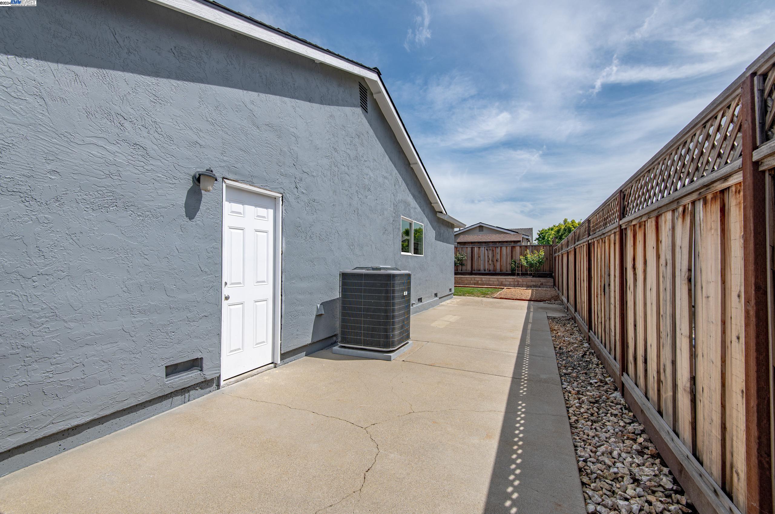 Detail Gallery Image 26 of 31 For 1316 Onyx Rd, Livermore,  CA 94550 - 3 Beds | 2 Baths