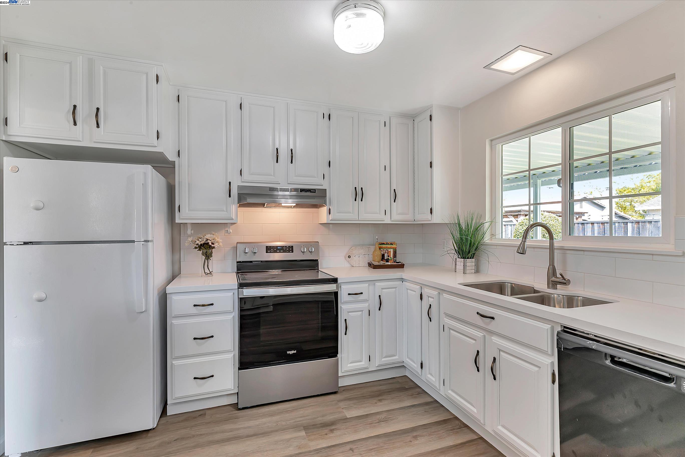 Detail Gallery Image 14 of 53 For 1044 Redondo Way, Livermore,  CA 94550 - 4 Beds | 2 Baths