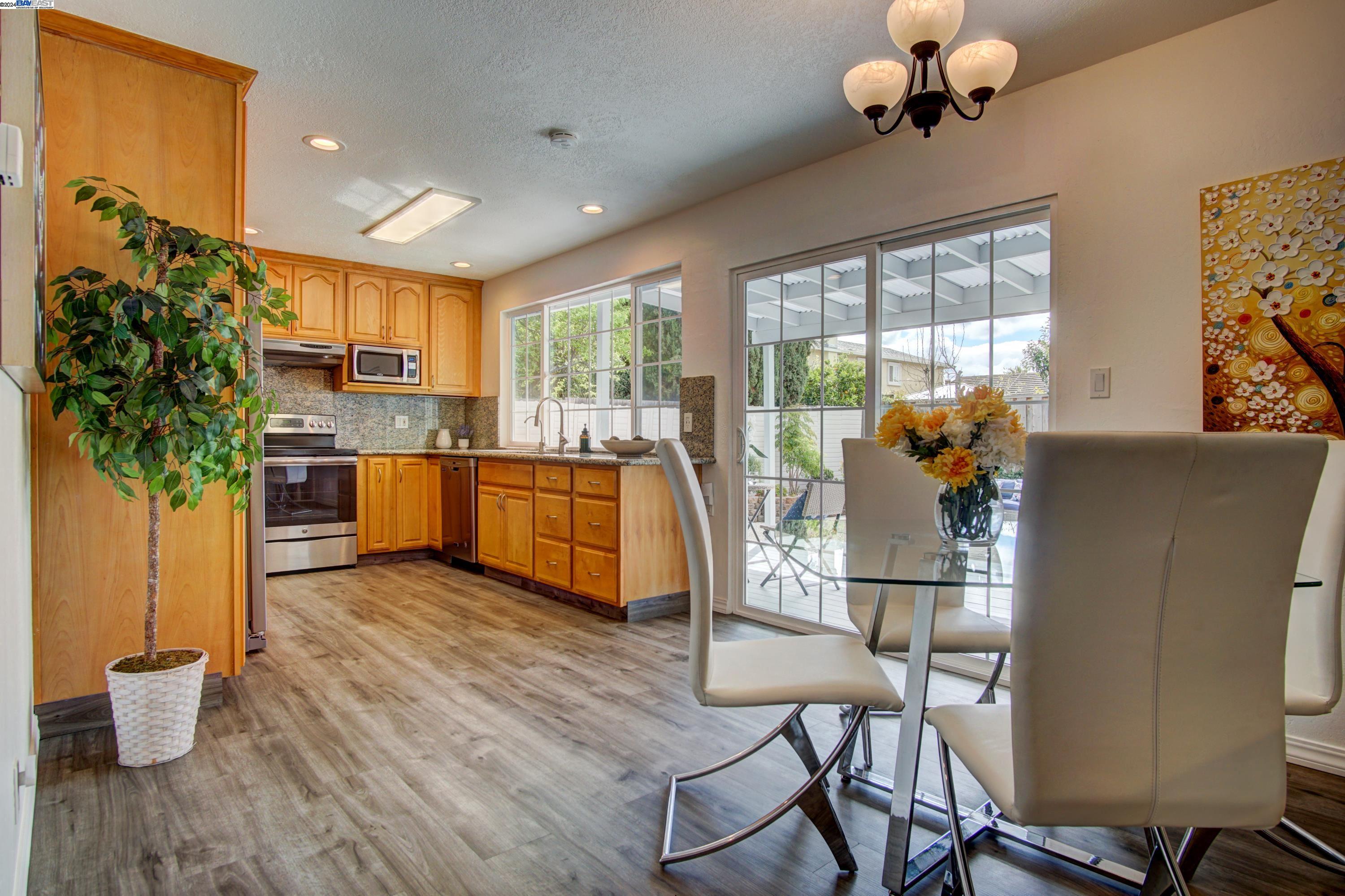 Detail Gallery Image 11 of 55 For 2079 Lockwood Drive, San Jose,  CA 95132 - 3 Beds | 2/1 Baths