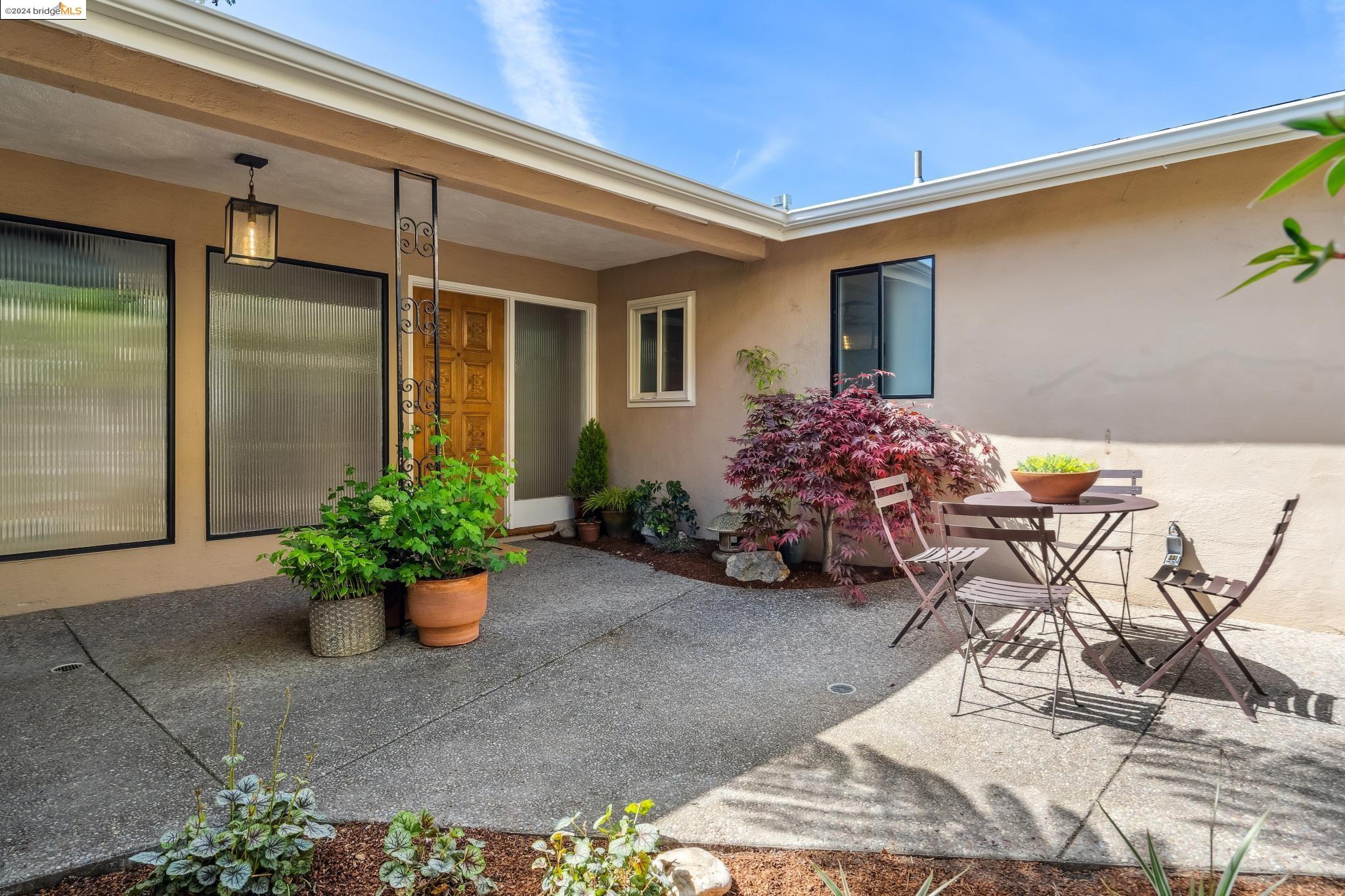 Detail Gallery Image 8 of 46 For 5457 Barrett Ave, El Cerrito,  CA 94530 - 4 Beds | 2 Baths
