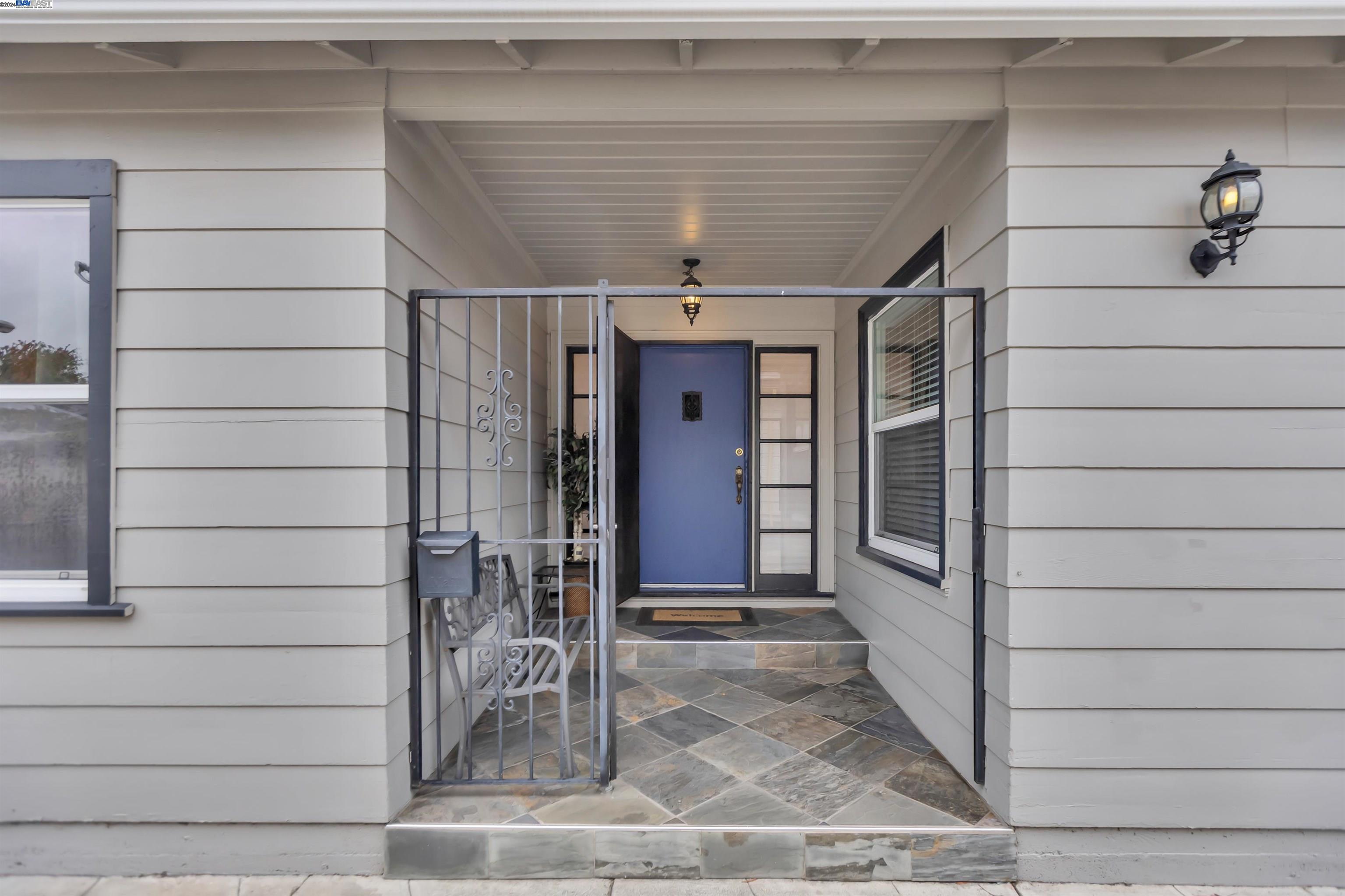 Detail Gallery Image 2 of 46 For 2272 90th Ave, Oakland,  CA 94603 - 3 Beds | 2 Baths