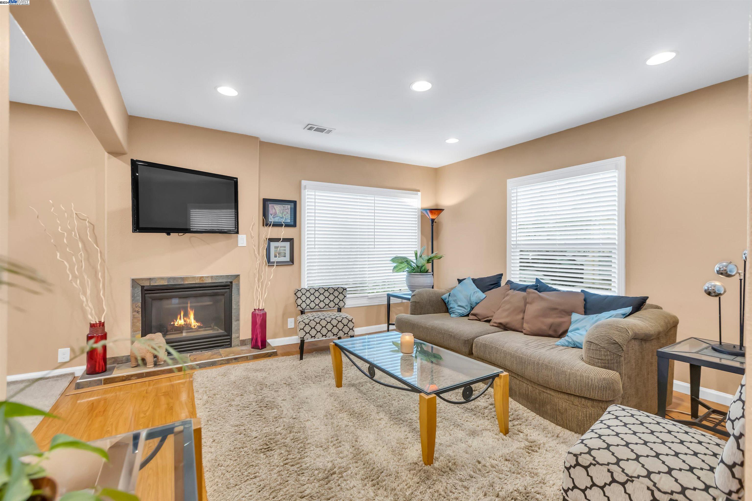 Detail Gallery Image 7 of 46 For 2272 90th Ave, Oakland,  CA 94603 - 3 Beds | 2 Baths