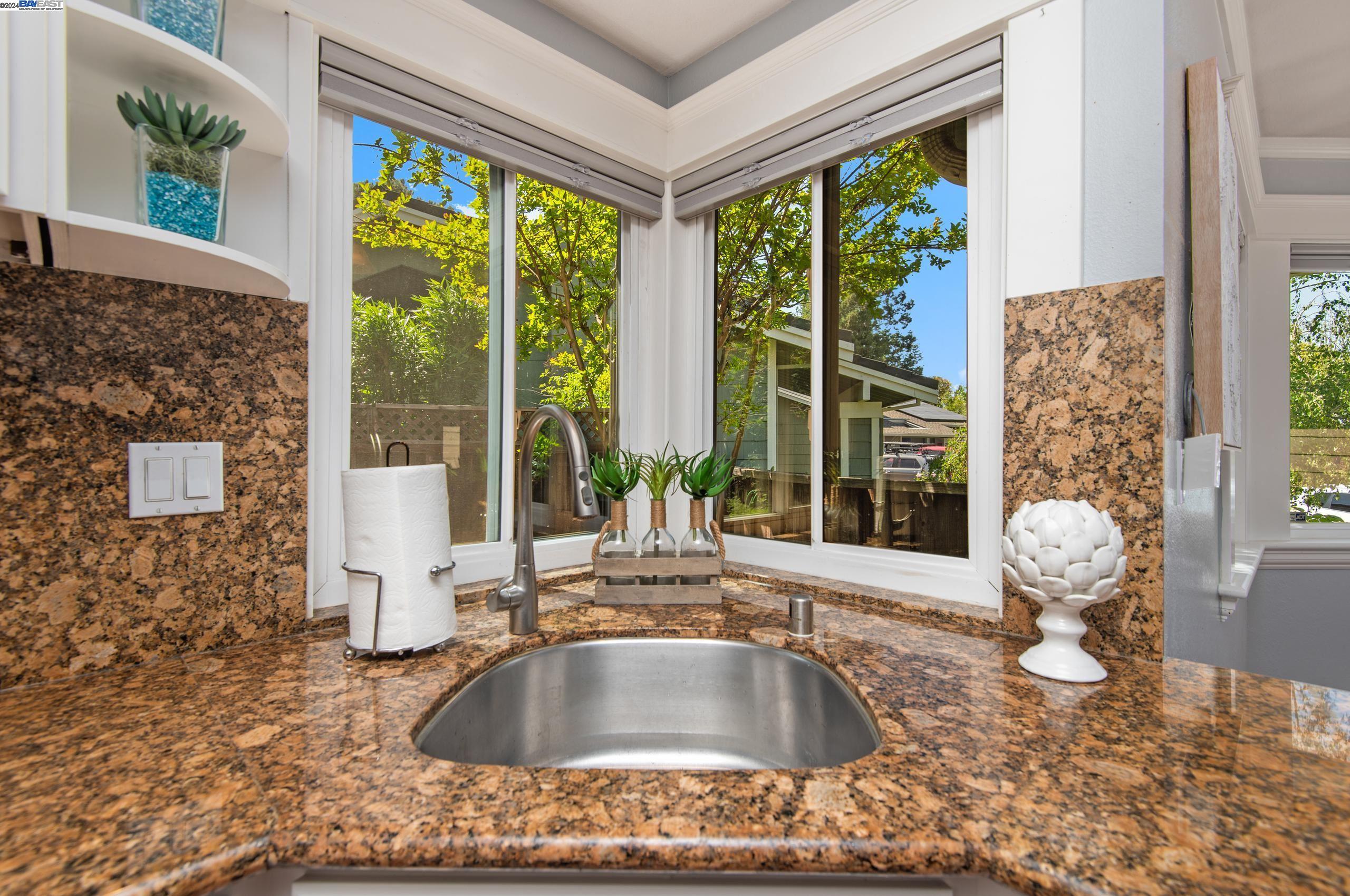 Detail Gallery Image 14 of 35 For 1350 Orloff Dr, Pleasanton,  CA 94566 - 3 Beds | 2/1 Baths
