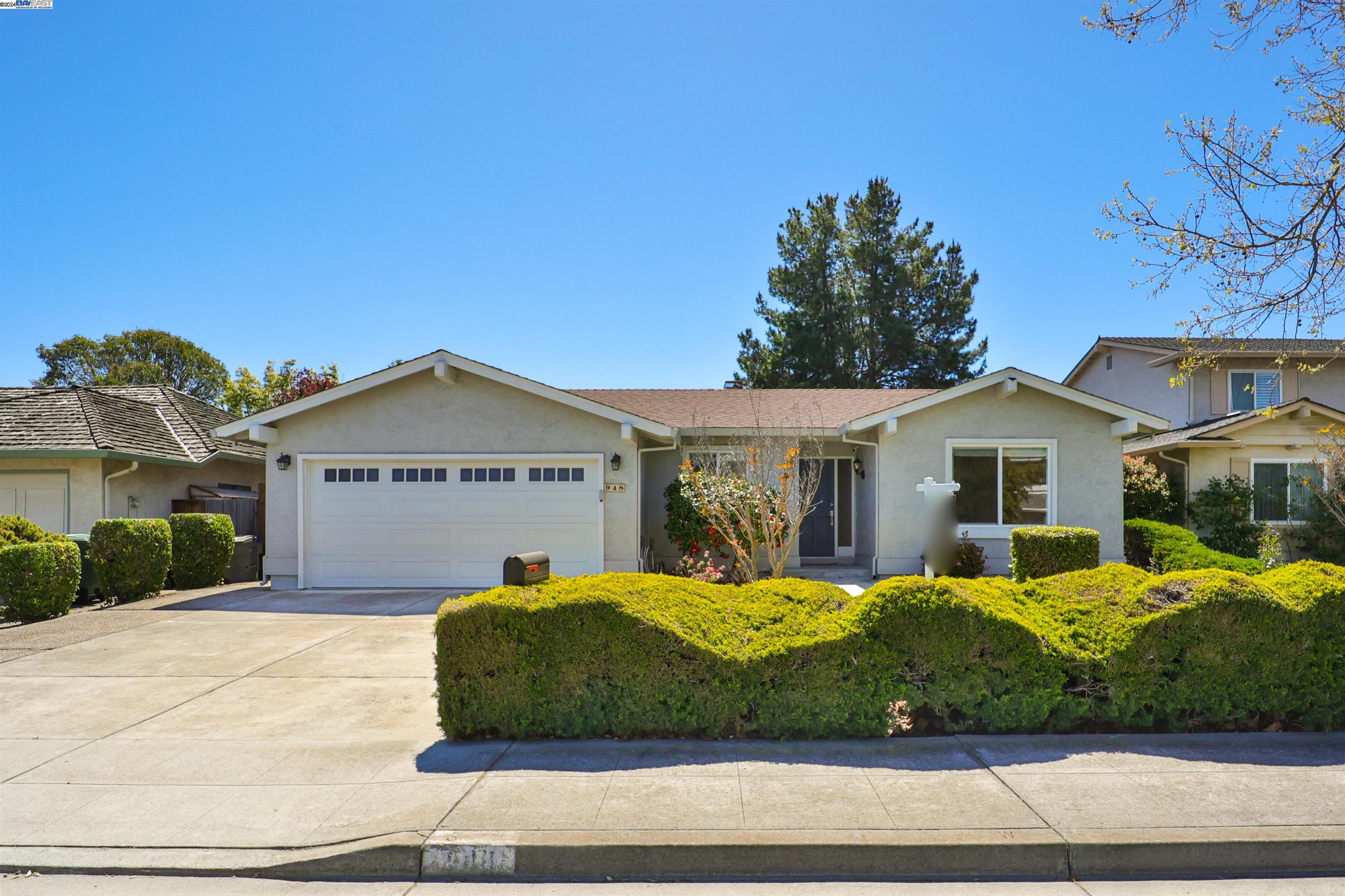 Detail Gallery Image 1 of 43 For 948 Buckeye Dr, Sunnyvale,  CA 94086 - 4 Beds | 2 Baths
