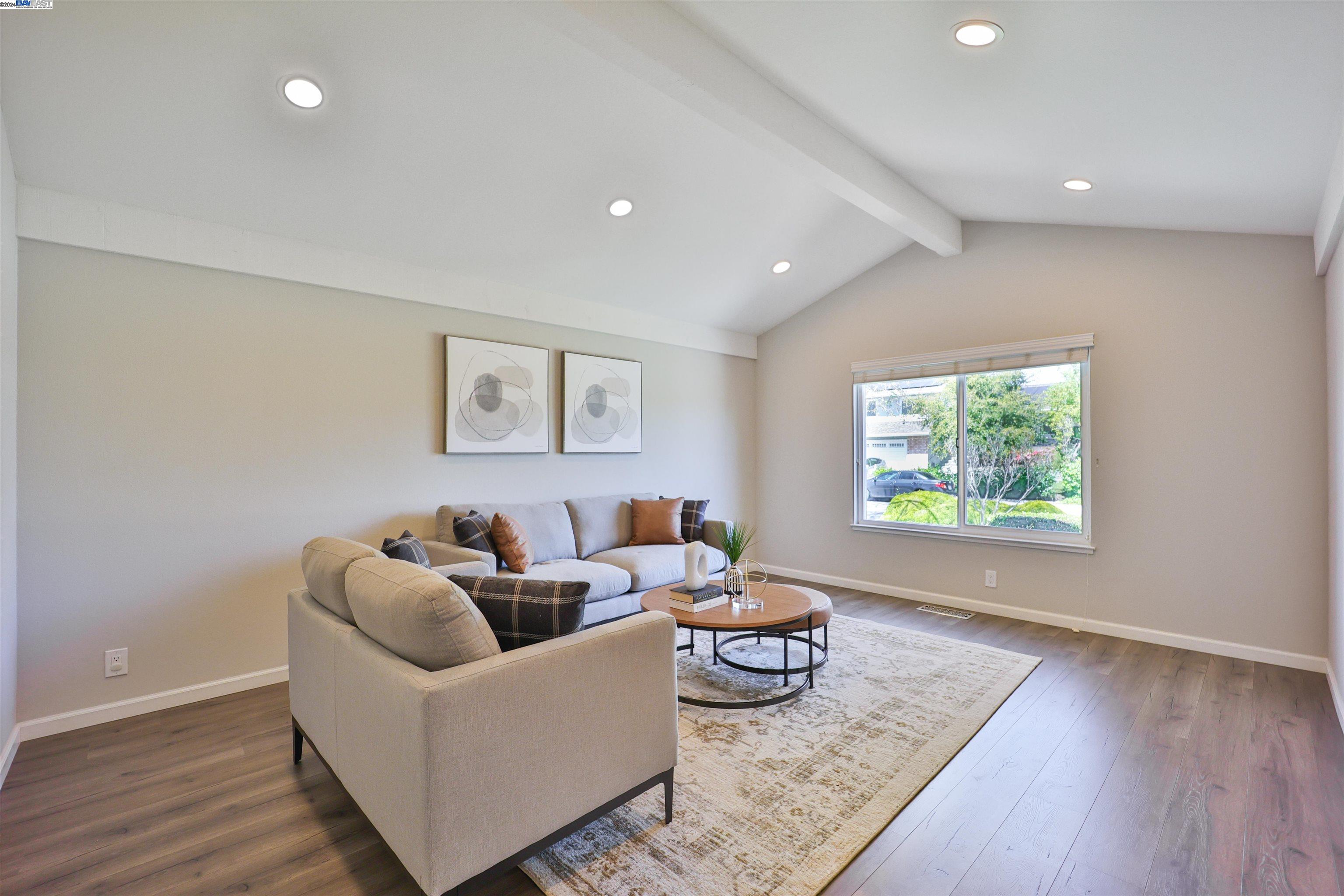 Detail Gallery Image 5 of 43 For 948 Buckeye Dr, Sunnyvale,  CA 94086 - 4 Beds | 2 Baths