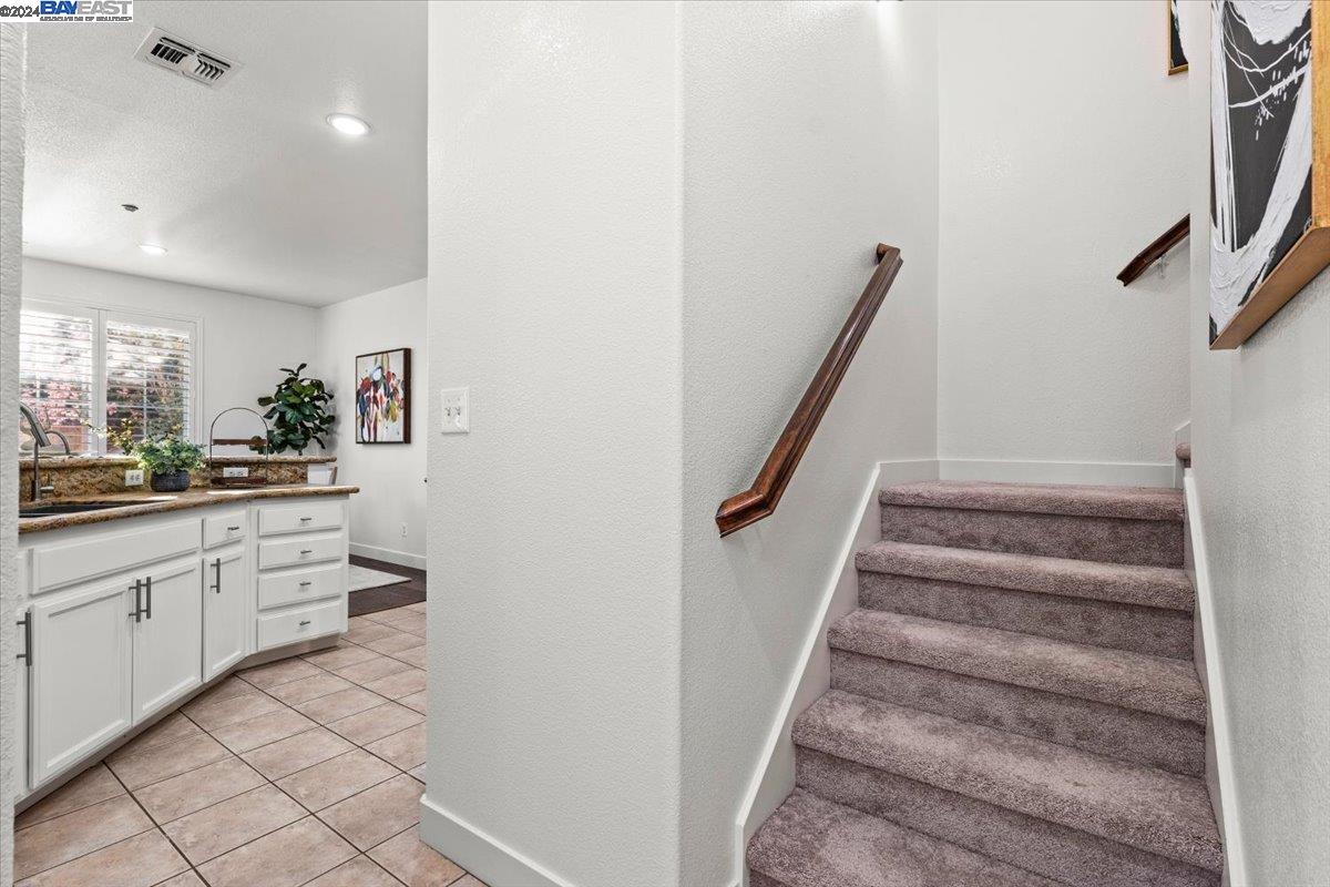 Detail Gallery Image 28 of 59 For 860 Berryessa Ct, Livermore,  CA 94551 - 3 Beds | 2/1 Baths