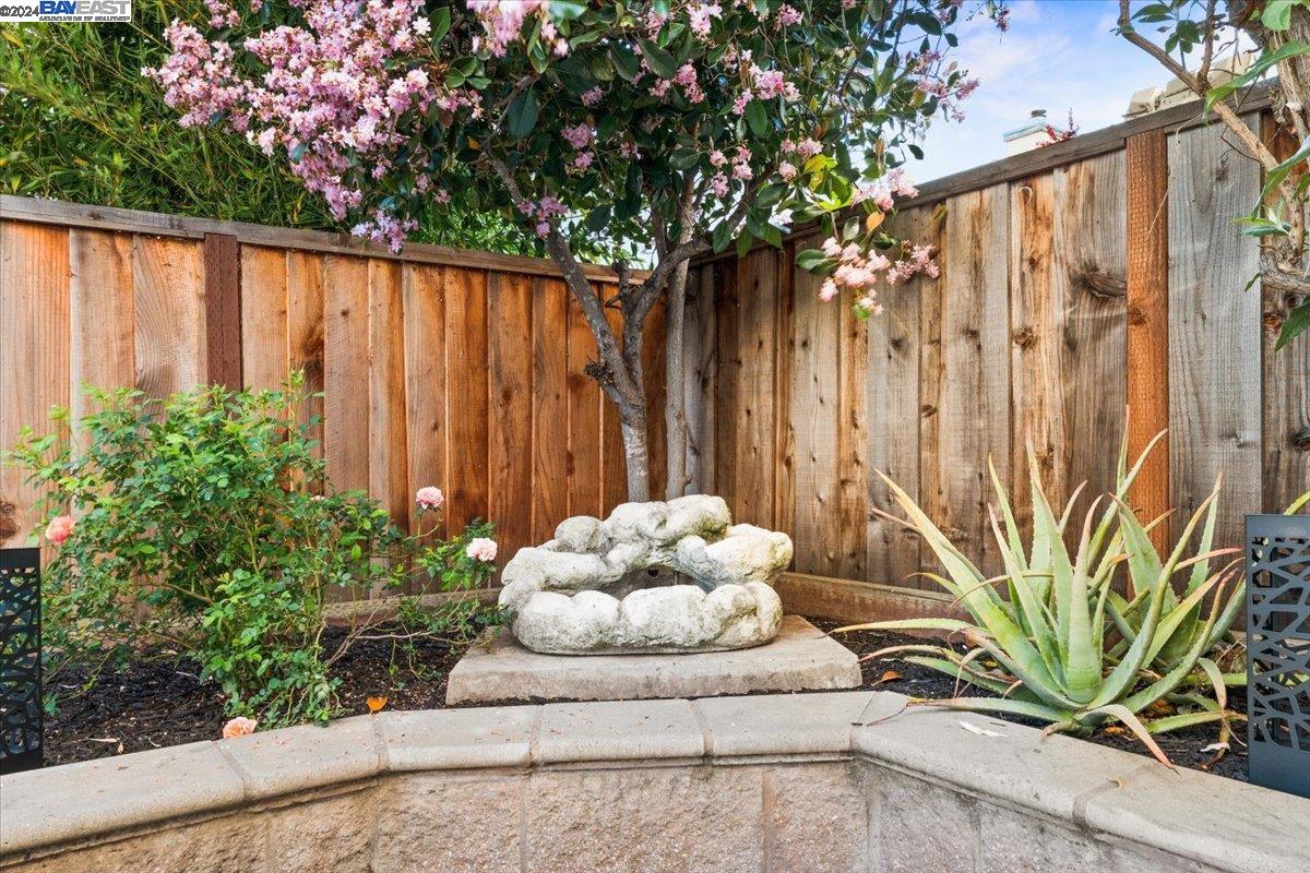 Detail Gallery Image 50 of 59 For 860 Berryessa Ct, Livermore,  CA 94551 - 3 Beds | 2/1 Baths