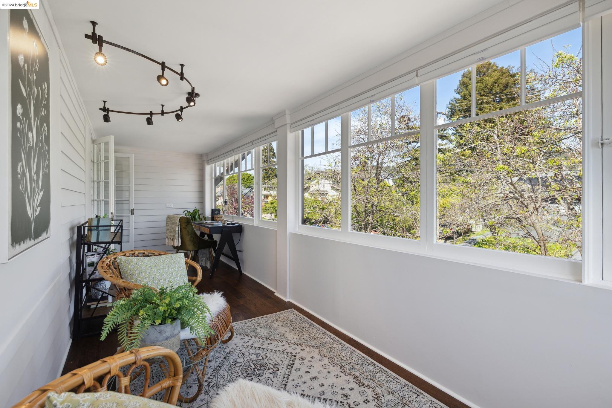 Detail Gallery Image 35 of 60 For 1106 Colusa Ave, Berkeley,  CA 94707 - 4 Beds | 2/1 Baths