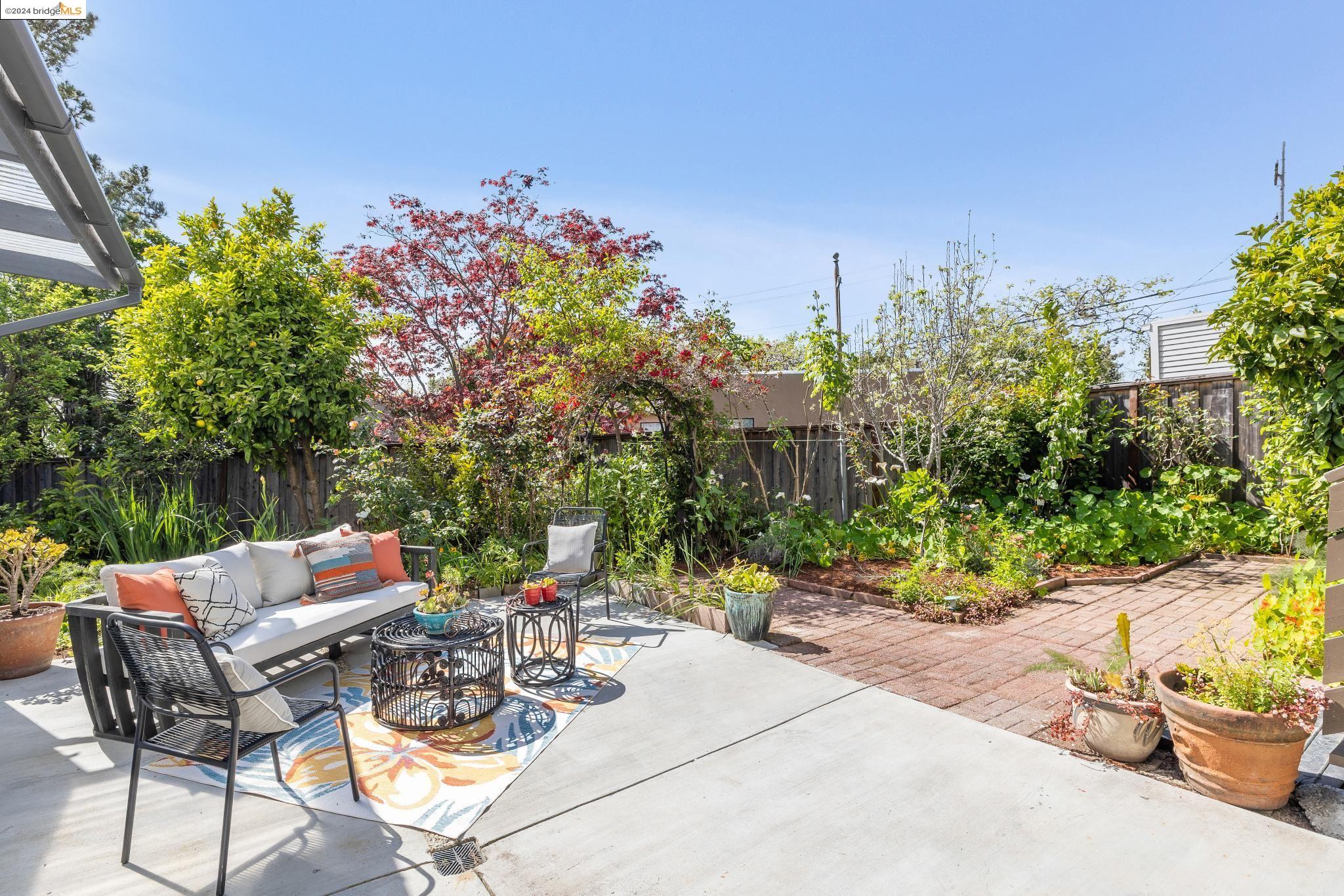 Detail Gallery Image 47 of 60 For 1106 Colusa Ave, Berkeley,  CA 94707 - 4 Beds | 2/1 Baths