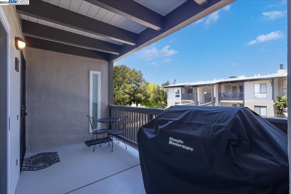 Detail Gallery Image 4 of 44 For 19100 Crest Ave #51,  Castro Valley,  CA 94546 - 2 Beds | 2 Baths