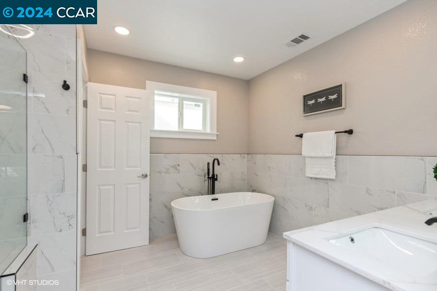 Detail Gallery Image 25 of 58 For 2345 Pacheco Blvd, Martinez,  CA 94553 - 2 Beds | 2 Baths