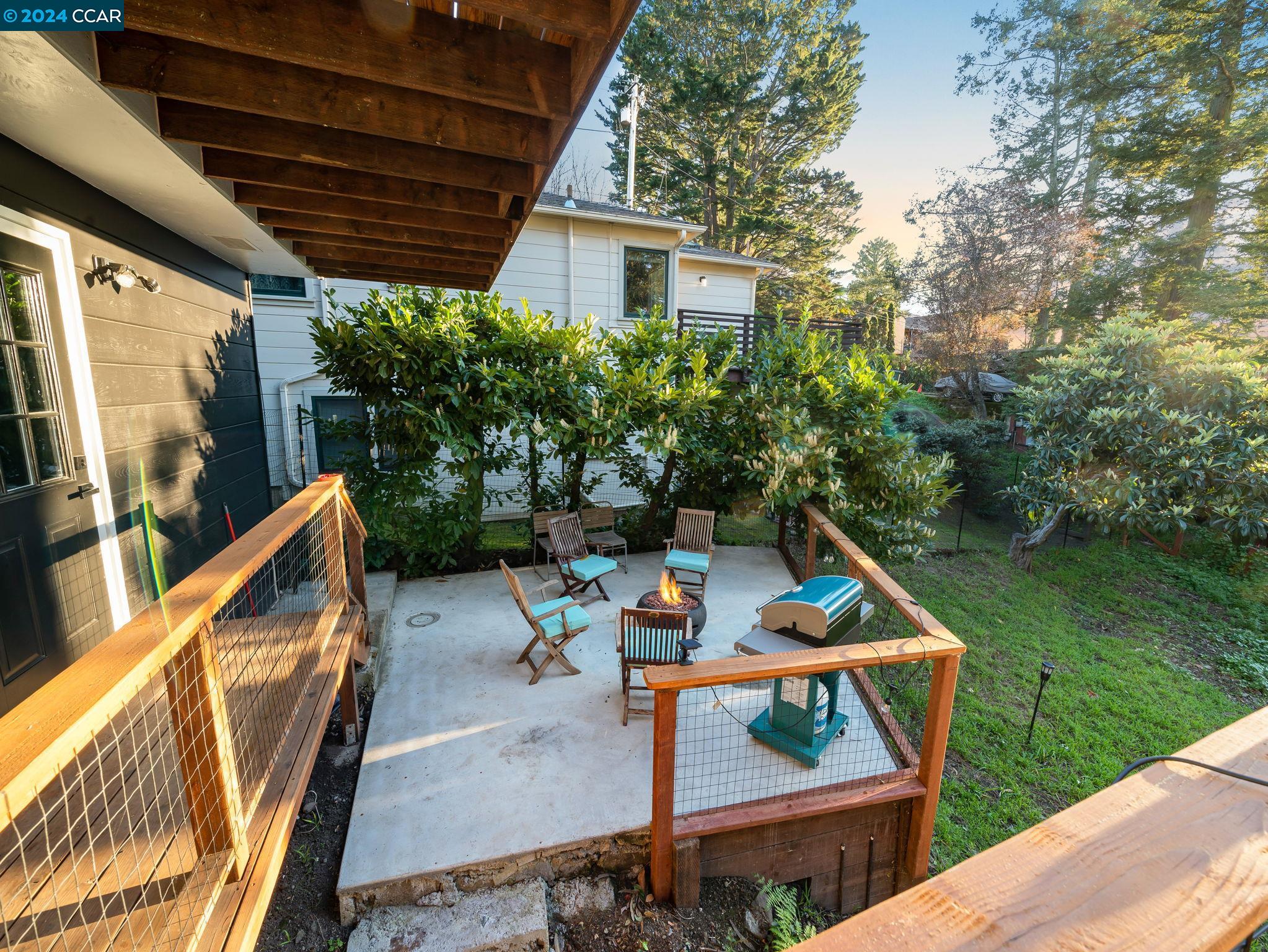 Detail Gallery Image 33 of 46 For 230 Fairlawn Dr, Berkeley,  CA 94708 - 4 Beds | 2 Baths