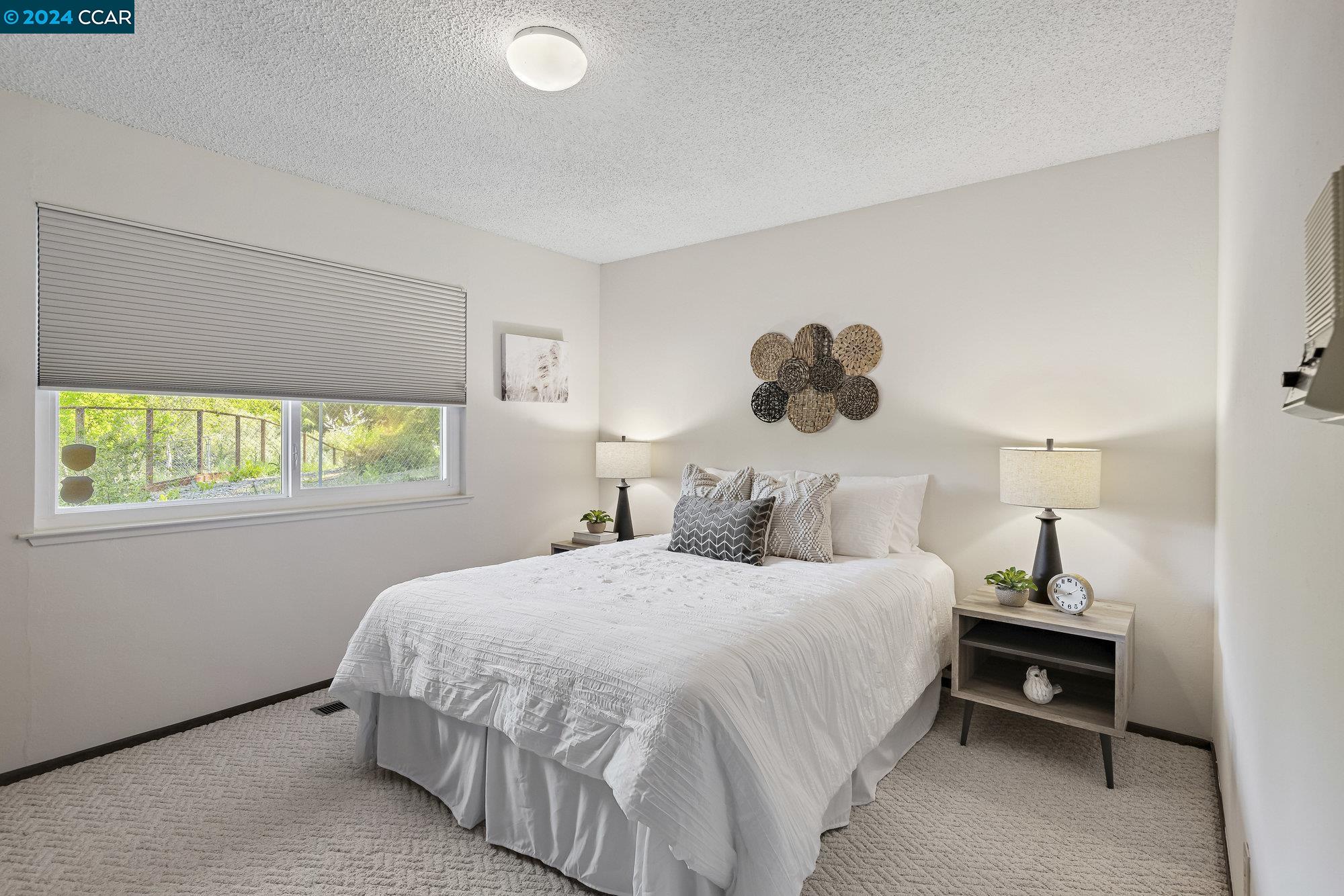 Detail Gallery Image 20 of 41 For 143 Camino Pablo, Orinda,  CA 94563 - 4 Beds | 2/1 Baths