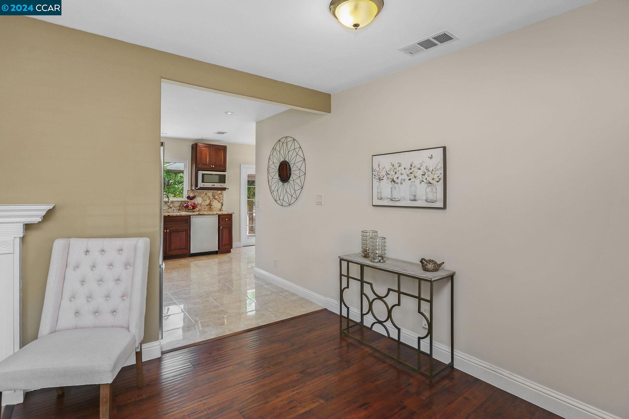 Detail Gallery Image 12 of 40 For 1300 Rosemary Lane, Concord,  CA 94518 - 3 Beds | 1 Baths