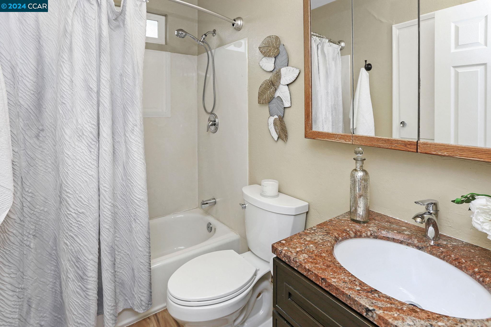 Detail Gallery Image 19 of 40 For 1300 Rosemary Lane, Concord,  CA 94518 - 3 Beds | 1 Baths
