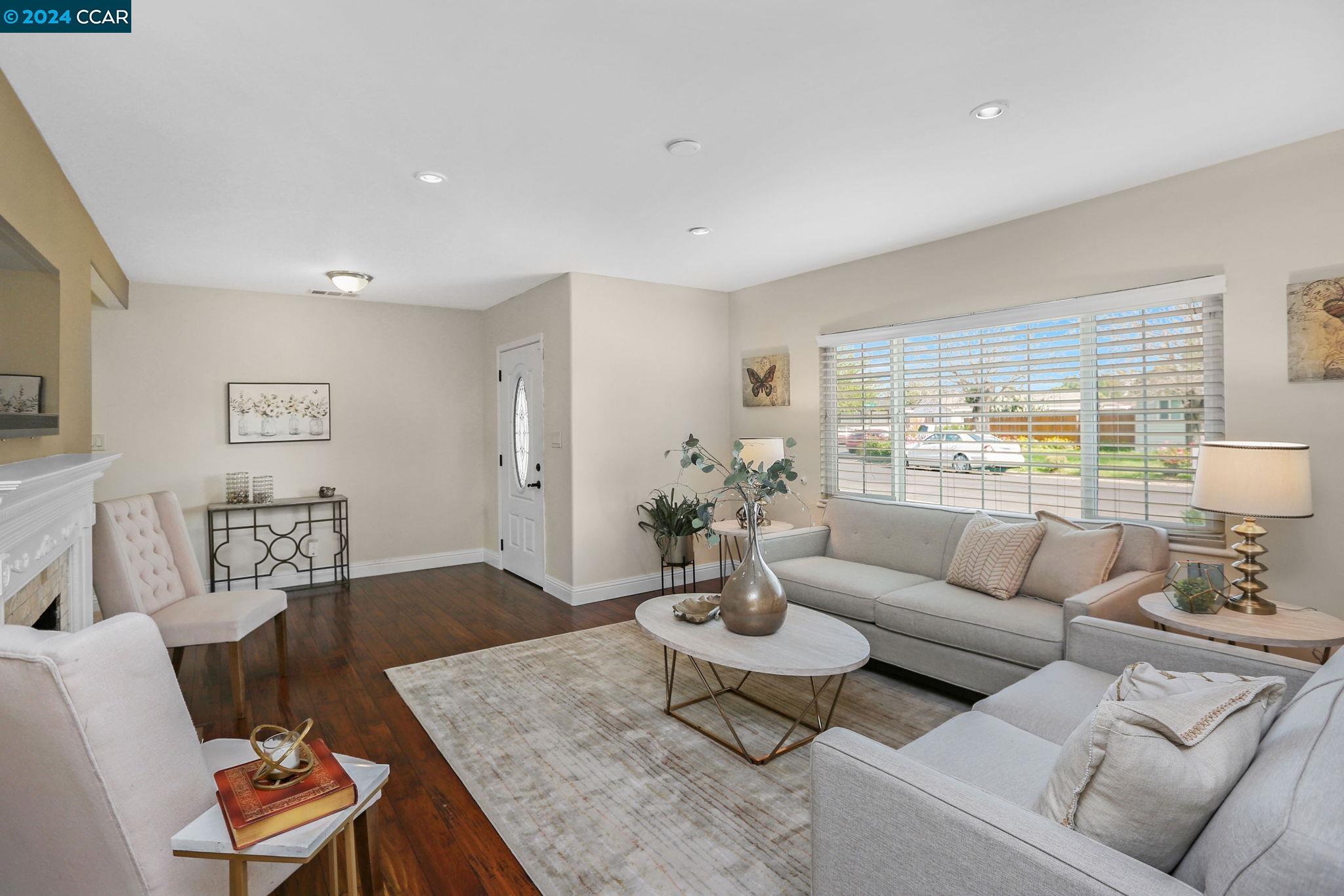 Detail Gallery Image 10 of 40 For 1300 Rosemary Lane, Concord,  CA 94518 - 3 Beds | 1 Baths
