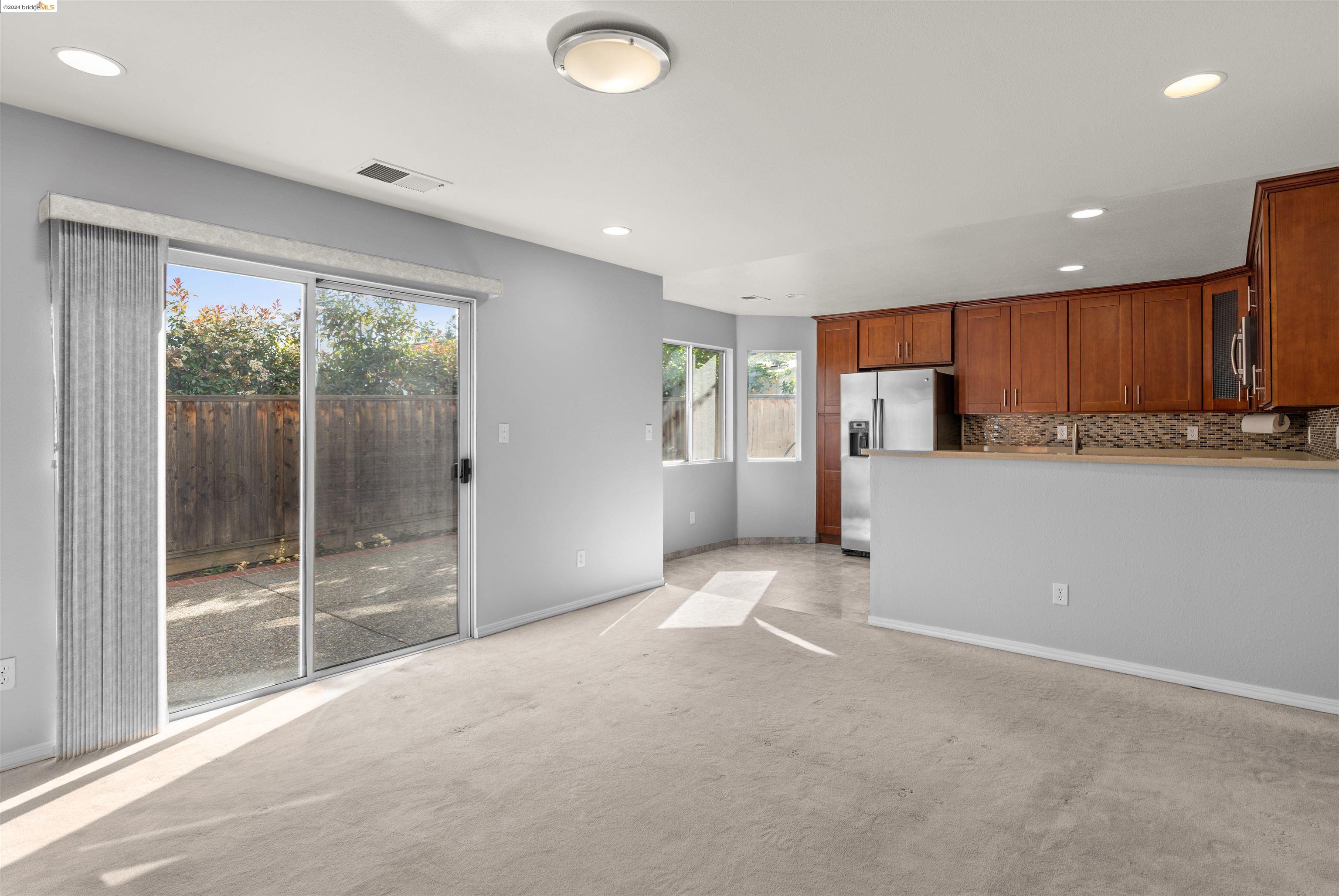 Detail Gallery Image 13 of 42 For 2785 Parkway Dr, Martinez,  CA 94553 - 4 Beds | 2/1 Baths