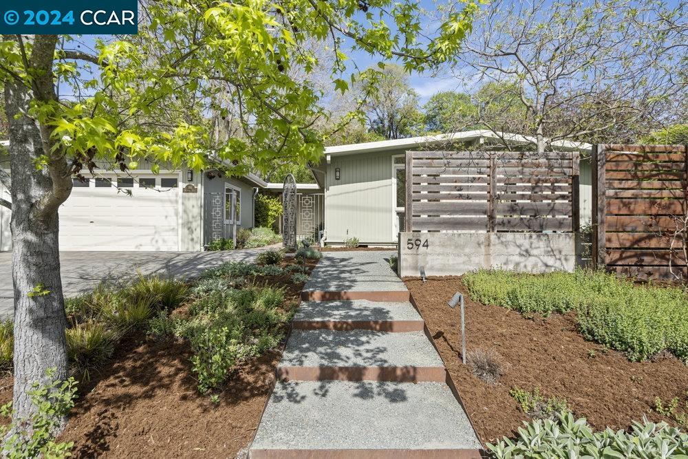 Detail Gallery Image 3 of 54 For 594 Michael Ln, Lafayette,  CA 94549 - 4 Beds | 2 Baths