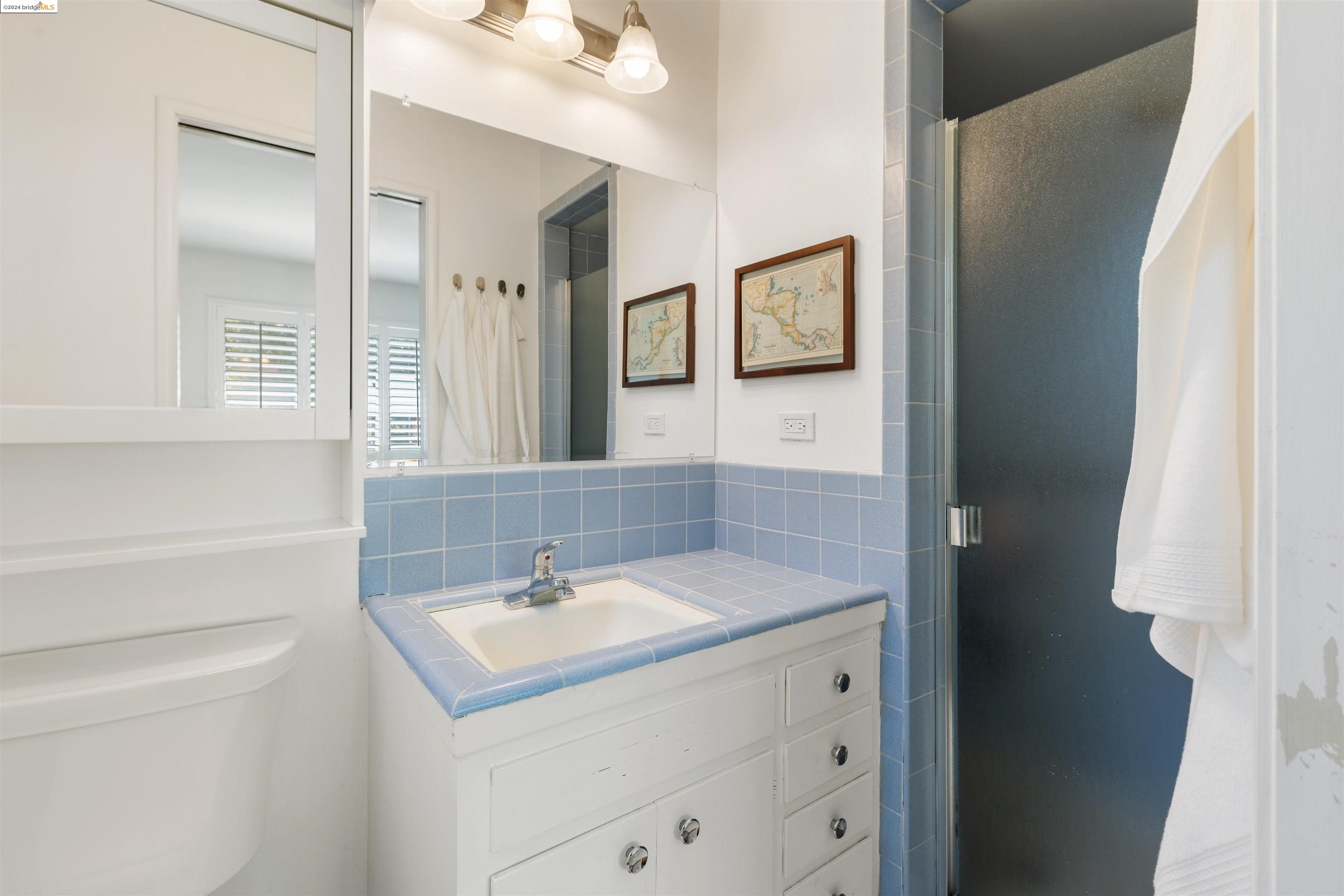 Detail Gallery Image 18 of 19 For 7571 Circle Hill Drive, Oakland,  CA 94605 - 3 Beds | 2 Baths