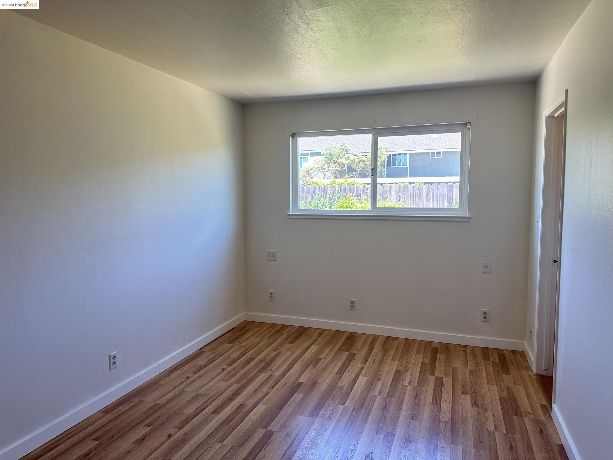 Detail Gallery Image 5 of 7 For 38840 Argonaut Way, Fremont,  CA 94536 - 3 Beds | 2 Baths