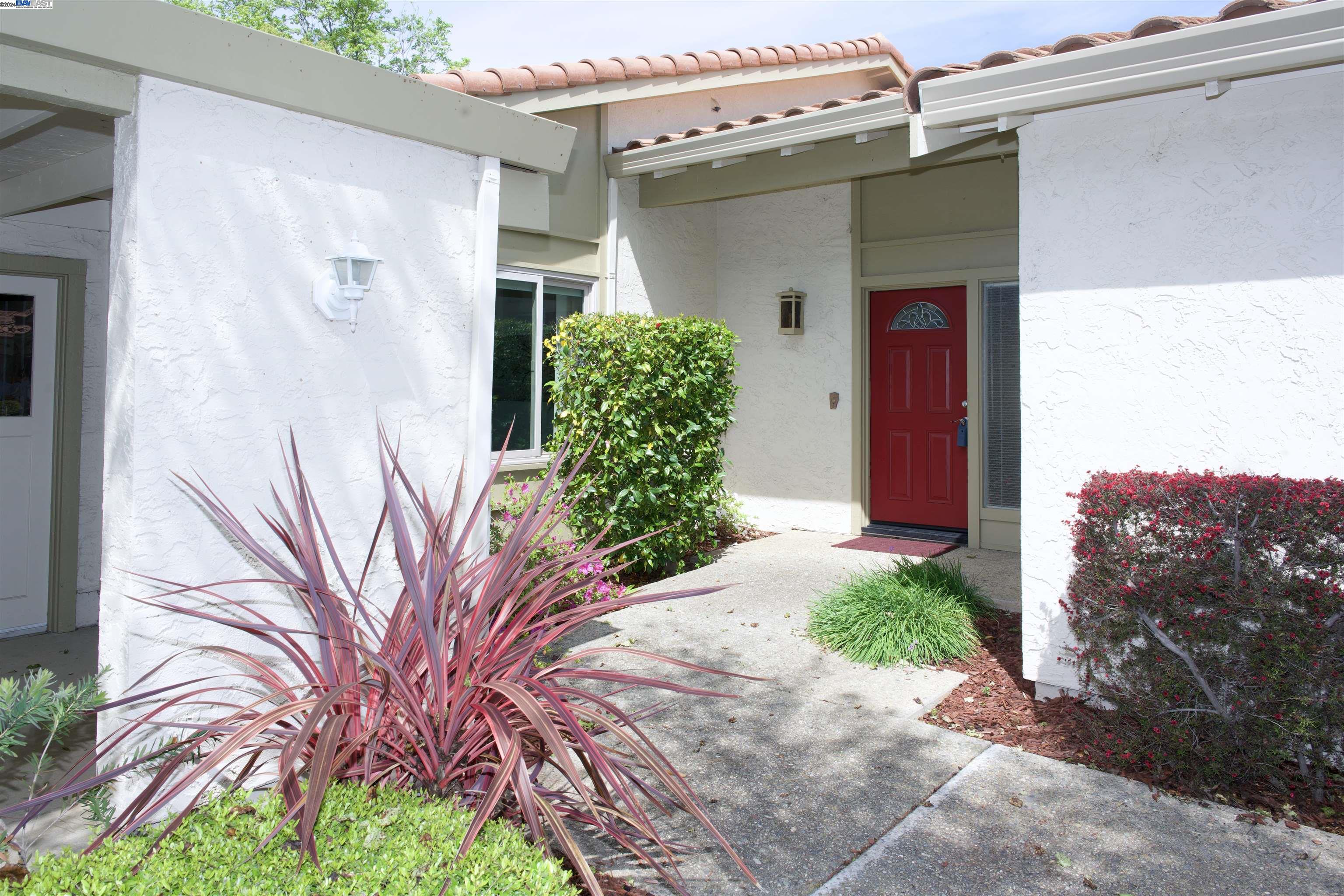Detail Gallery Image 1 of 1 For 8432 Chenin Blanc Ln, San Jose,  CA 95135 - 2 Beds | 2 Baths