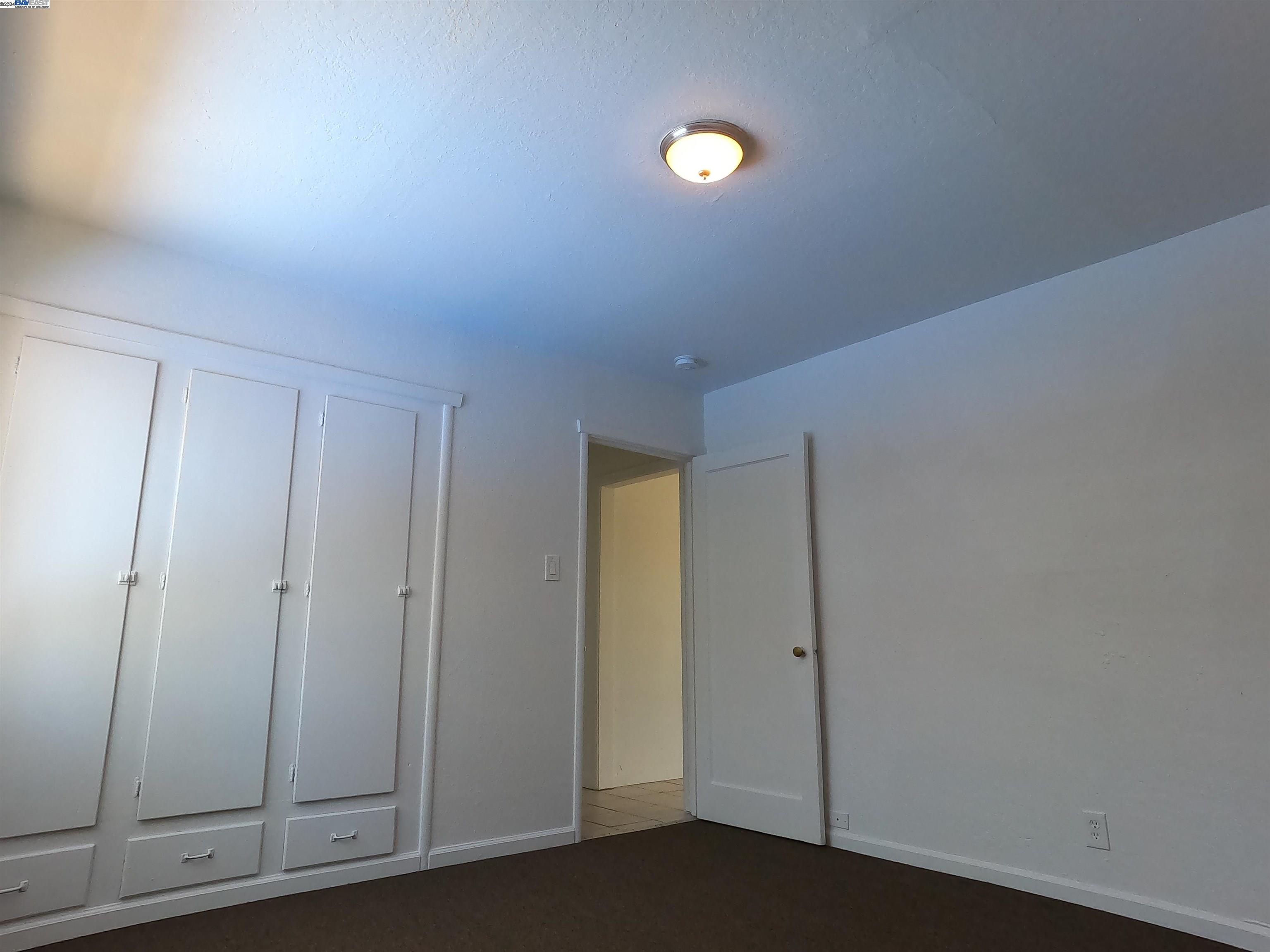 Detail Gallery Image 9 of 16 For 7858 Bancroft Ave #D,  Oakland,  CA 94605 - 2 Beds | 1 Baths