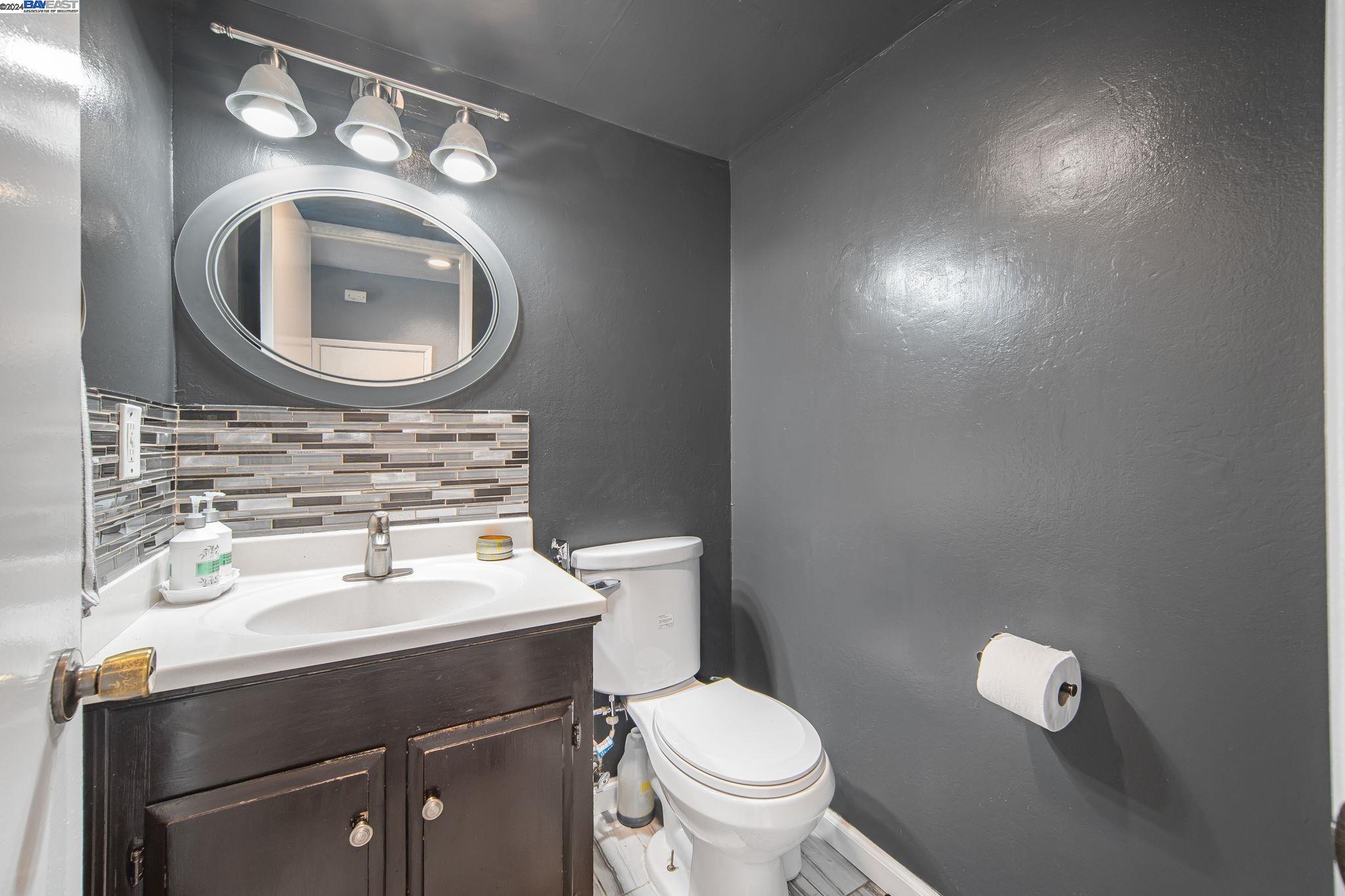 Detail Gallery Image 16 of 23 For 4536 via Madrid, Union City,  CA 94587 - 4 Beds | 2/1 Baths