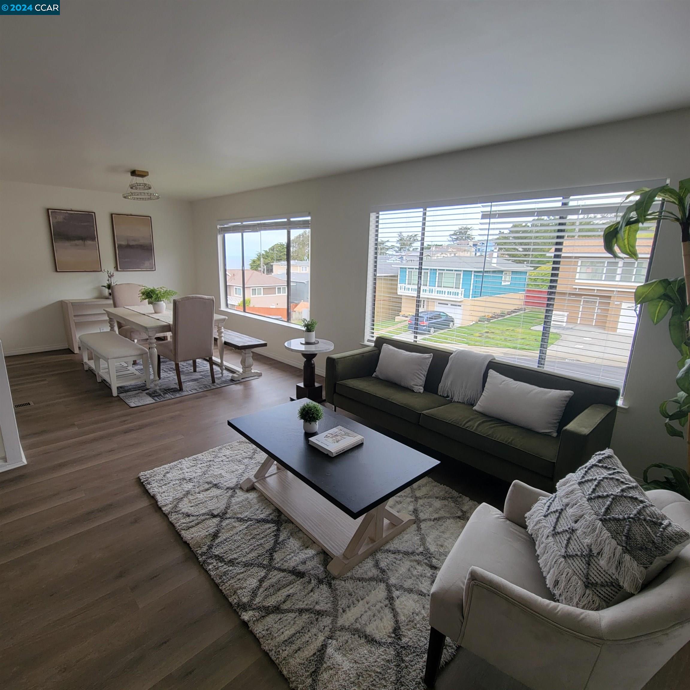 Detail Gallery Image 4 of 24 For 1281 Skyline Dr, Daly City,  CA 94015 - 5 Beds | 2 Baths