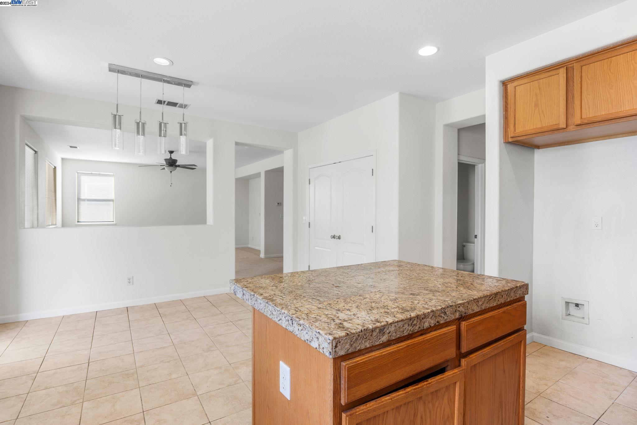 Detail Gallery Image 19 of 46 For 4556 Foxcatcher Way, Stockton,  CA 95212 - 5 Beds | 2/1 Baths