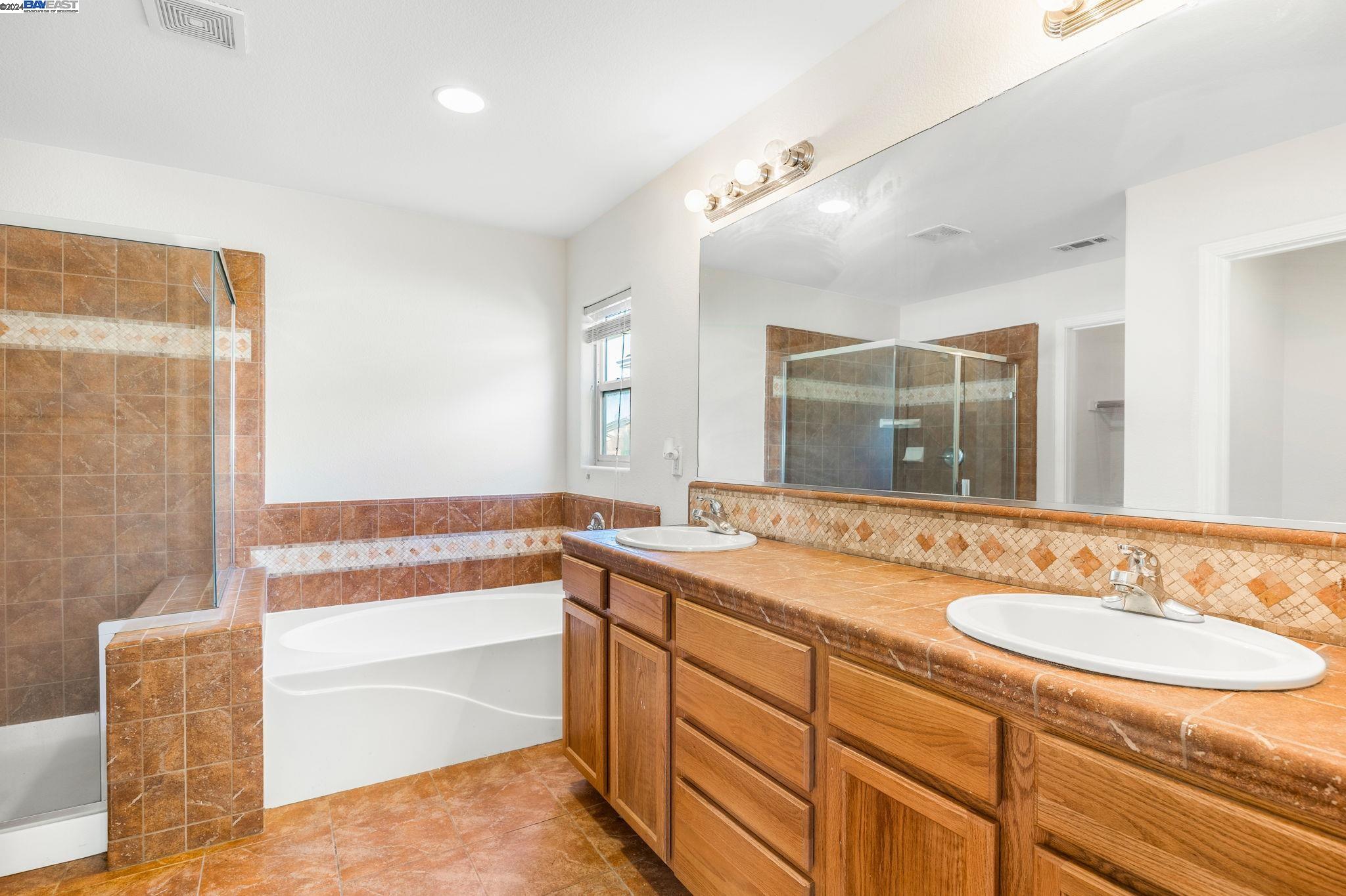 Detail Gallery Image 27 of 46 For 4556 Foxcatcher Way, Stockton,  CA 95212 - 5 Beds | 2/1 Baths