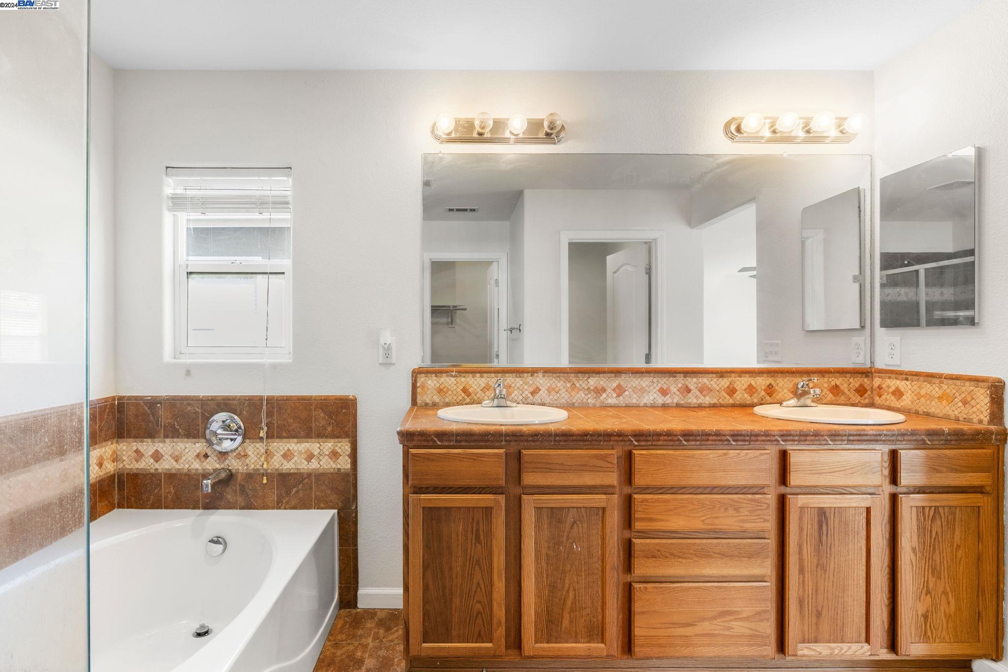 Detail Gallery Image 28 of 46 For 4556 Foxcatcher Way, Stockton,  CA 95212 - 5 Beds | 2/1 Baths