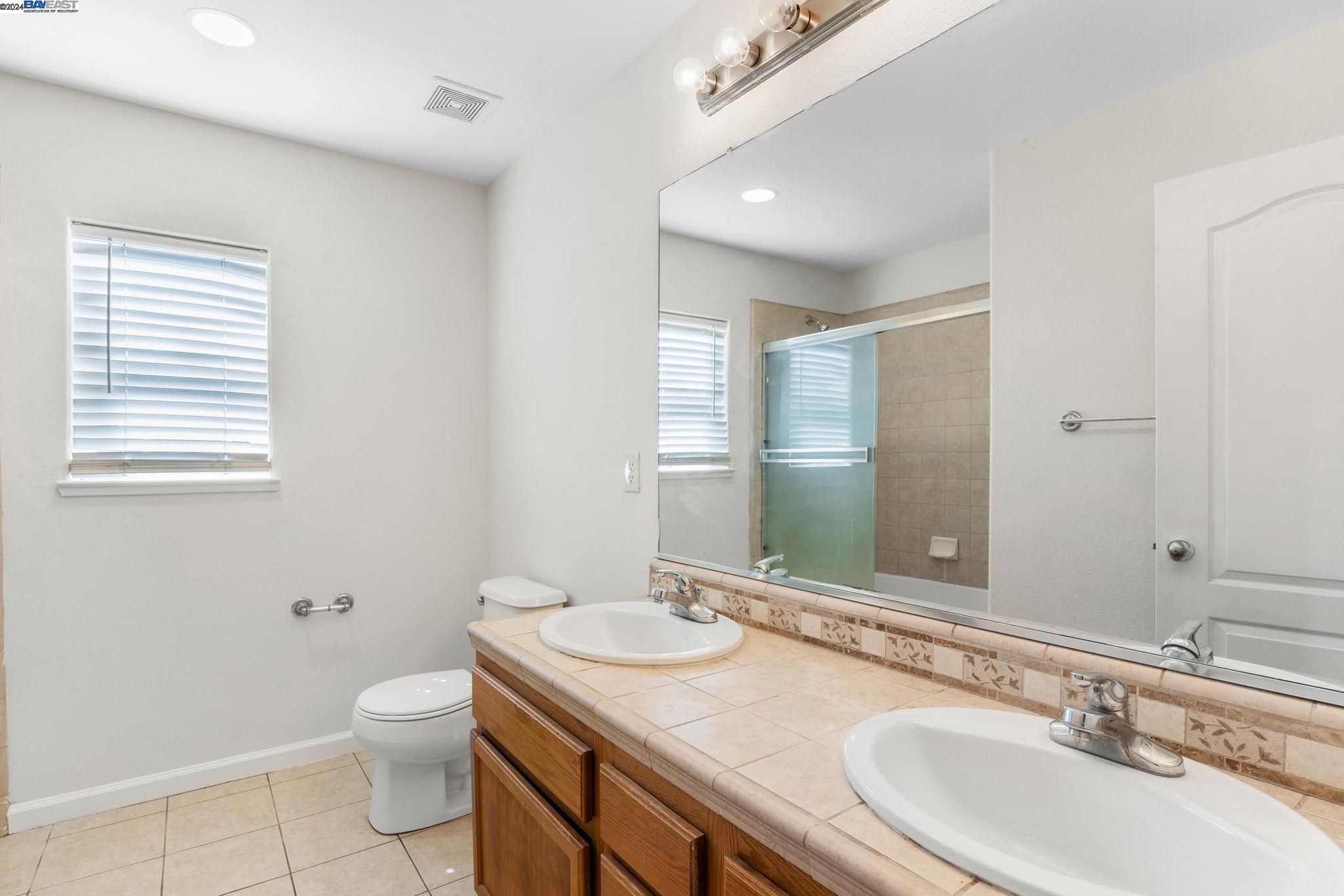 Detail Gallery Image 34 of 46 For 4556 Foxcatcher Way, Stockton,  CA 95212 - 5 Beds | 2/1 Baths