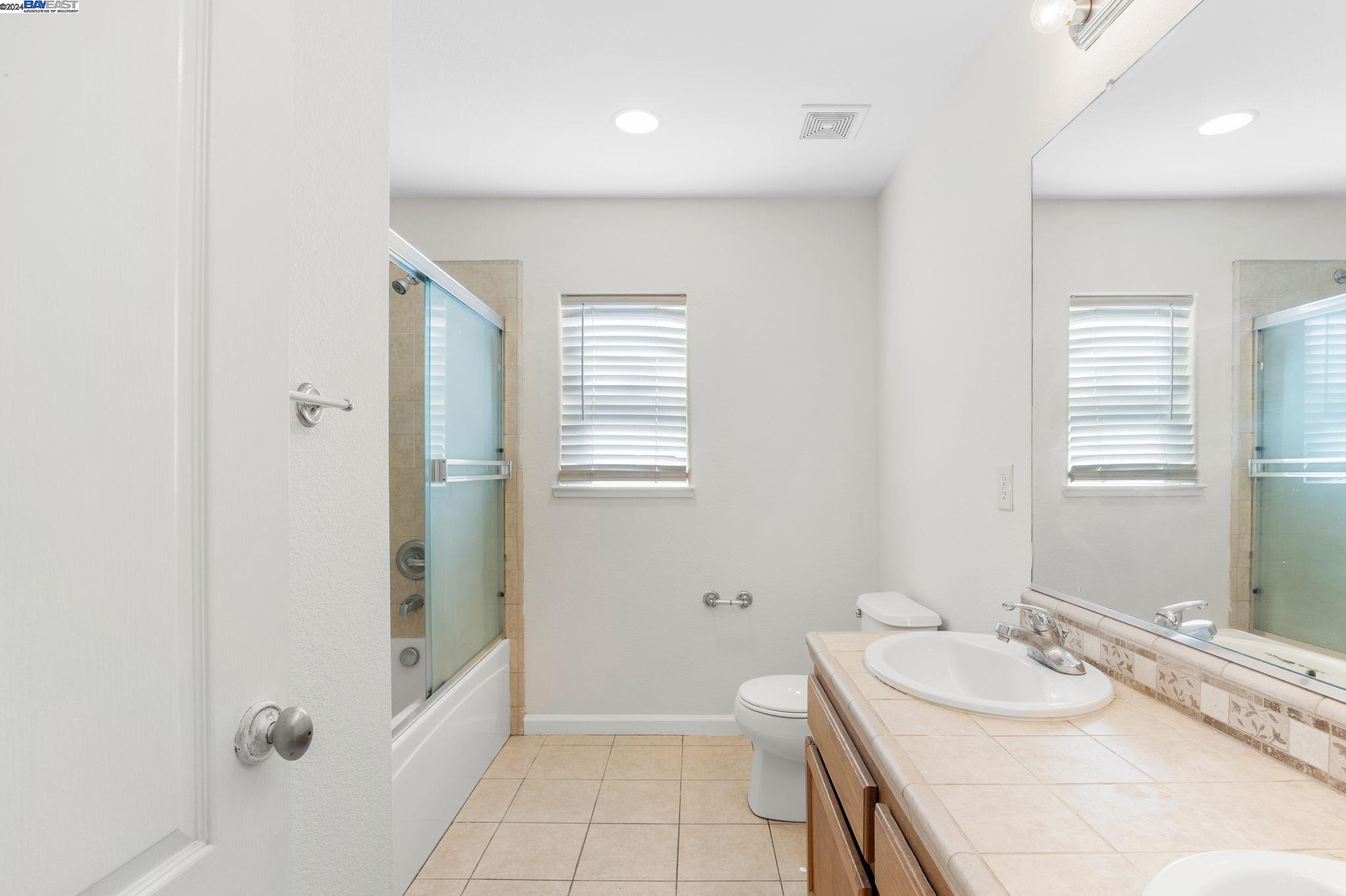 Detail Gallery Image 35 of 46 For 4556 Foxcatcher Way, Stockton,  CA 95212 - 5 Beds | 2/1 Baths