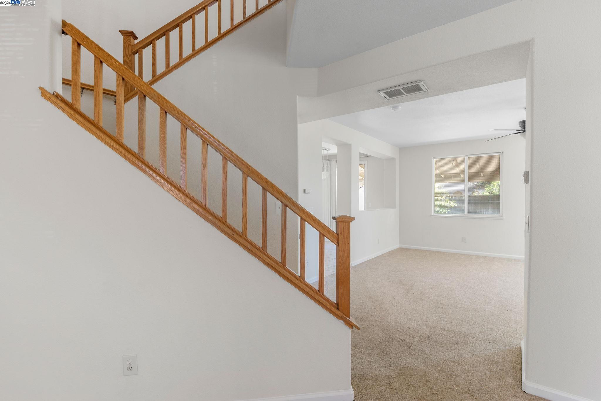 Detail Gallery Image 10 of 46 For 4556 Foxcatcher Way, Stockton,  CA 95212 - 5 Beds | 2/1 Baths