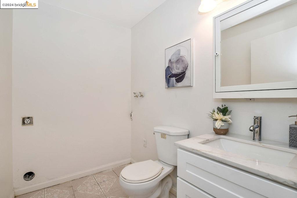 Detail Gallery Image 12 of 25 For 160 Marina Way, Richmond,  CA 94801 - 3 Beds | 1/1 Baths