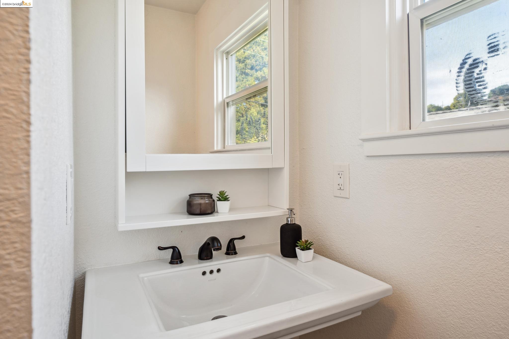 Detail Gallery Image 34 of 36 For 18 Atherton Ave., Crockett,  CA 94525 - 2 Beds | 1 Baths