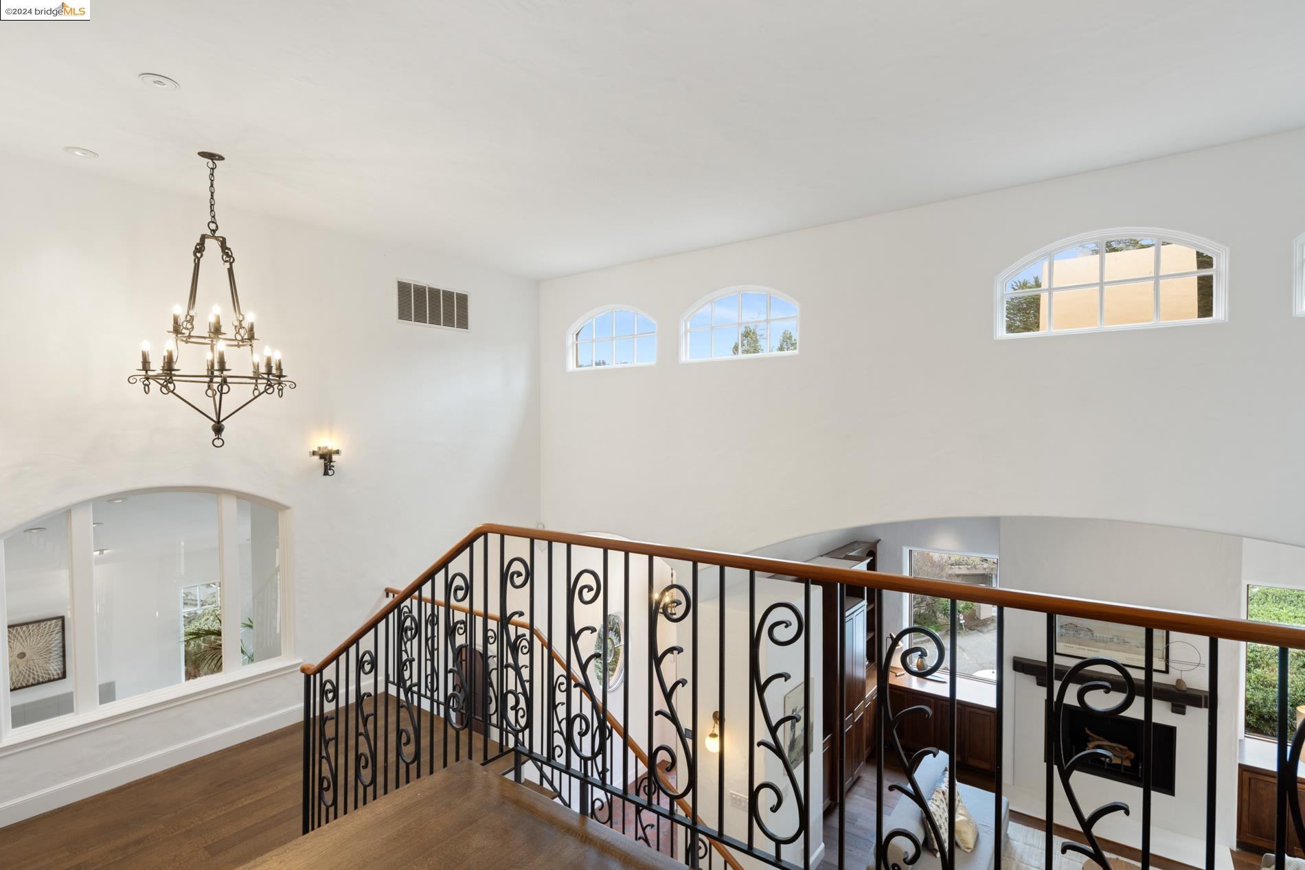 Detail Gallery Image 16 of 53 For 287 Sheridan Rd, Oakland,  CA 94618 - 4 Beds | 4 Baths