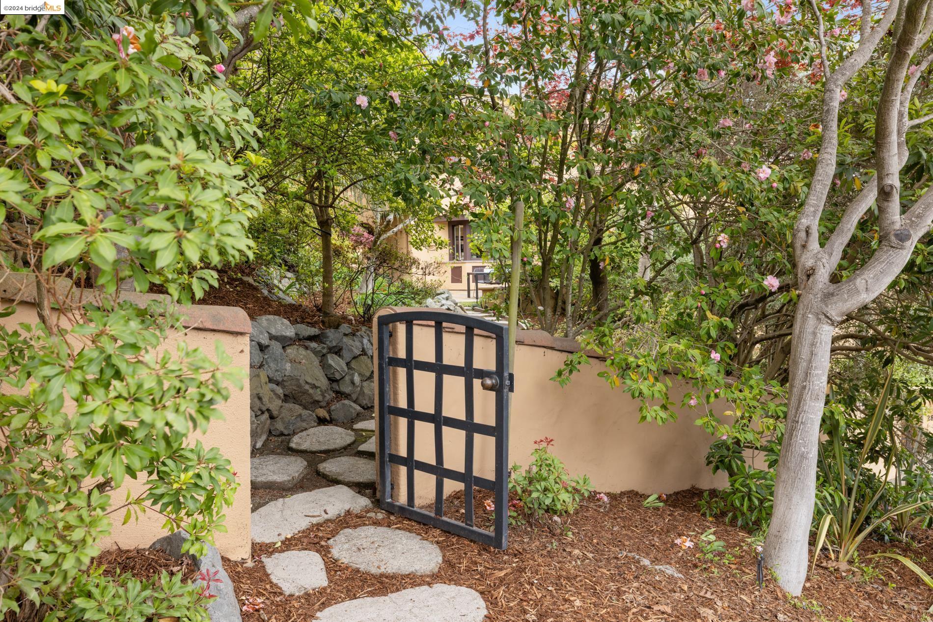 Detail Gallery Image 36 of 53 For 287 Sheridan Rd, Oakland,  CA 94618 - 4 Beds | 4 Baths