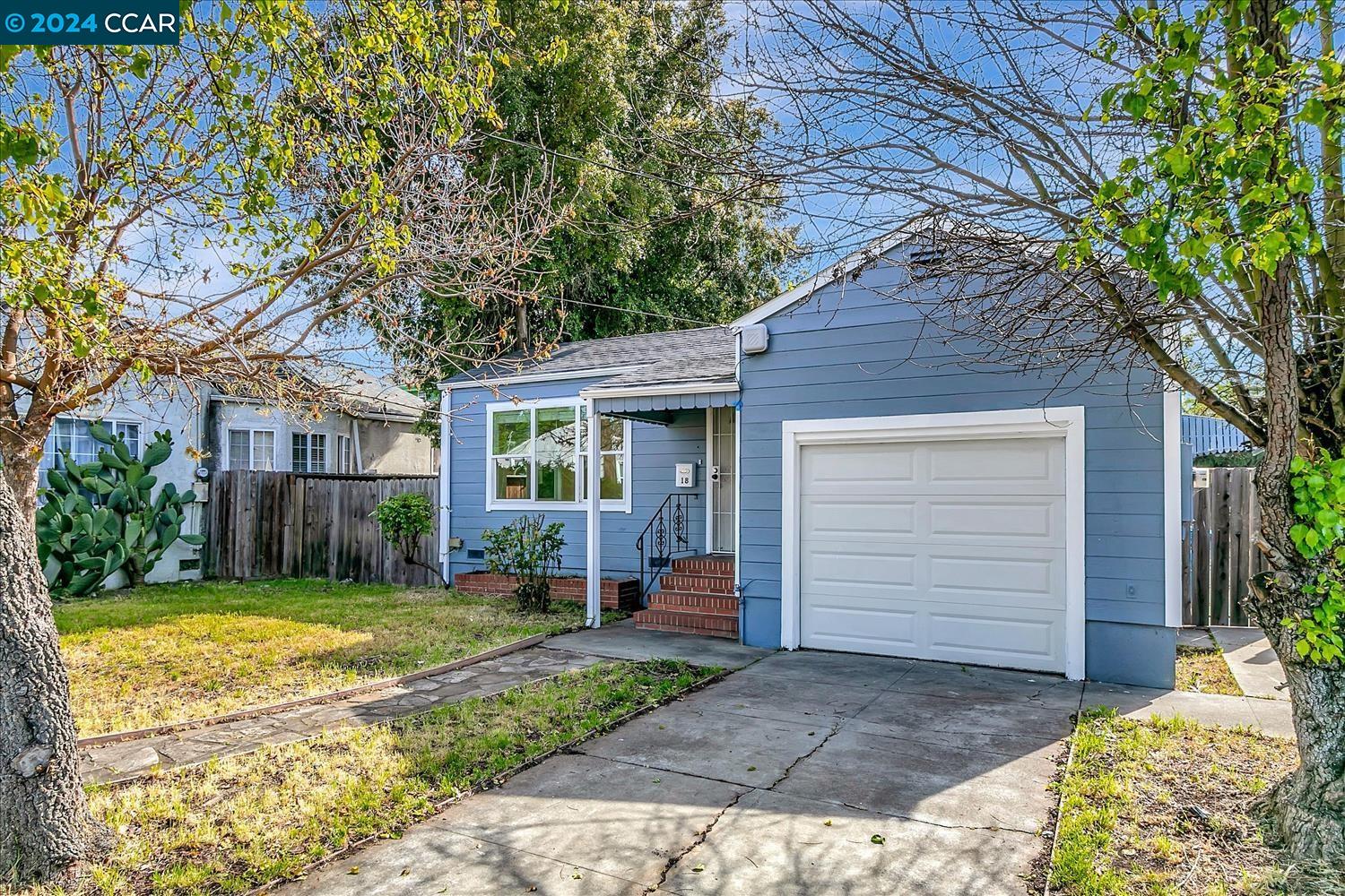 Detail Gallery Image 1 of 24 For 18 Halliday St, Vallejo,  CA 94590 - 6 Beds | 2 Baths