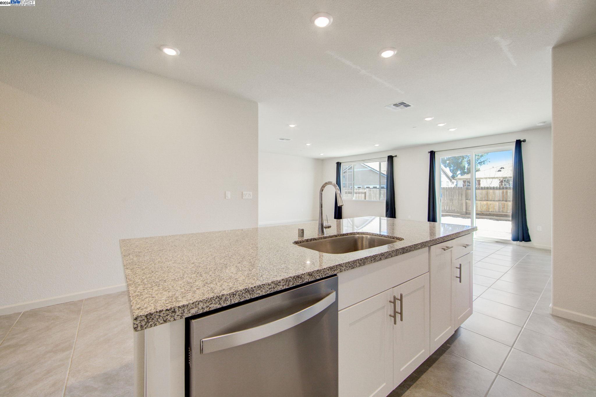 Detail Gallery Image 11 of 36 For 4050 Kenwood Cir, Oakley,  CA 94561 - 3 Beds | 2 Baths