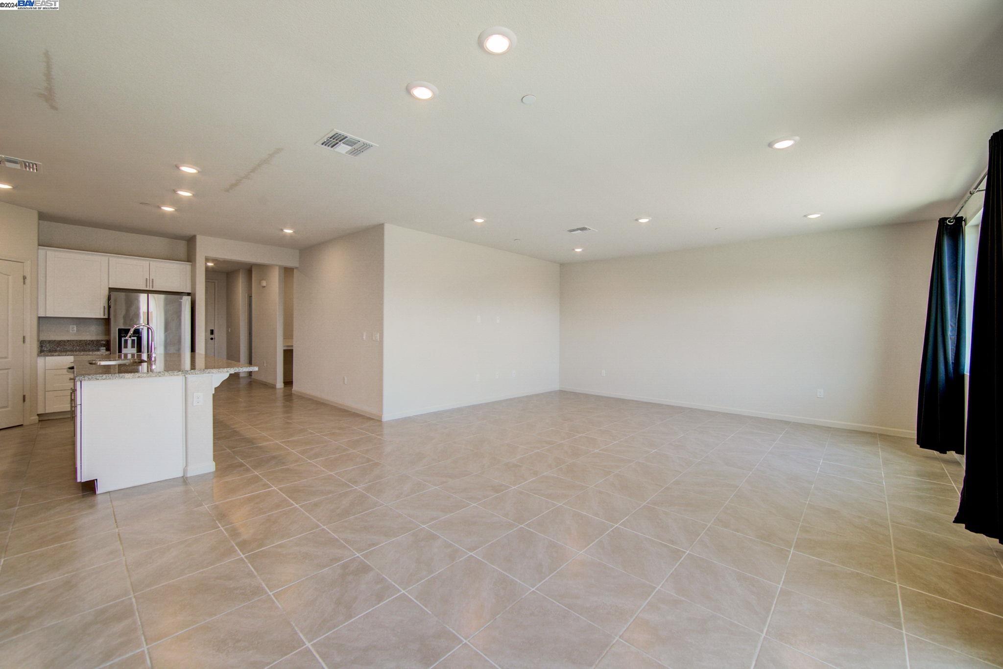 Detail Gallery Image 7 of 36 For 4050 Kenwood Cir, Oakley,  CA 94561 - 3 Beds | 2 Baths