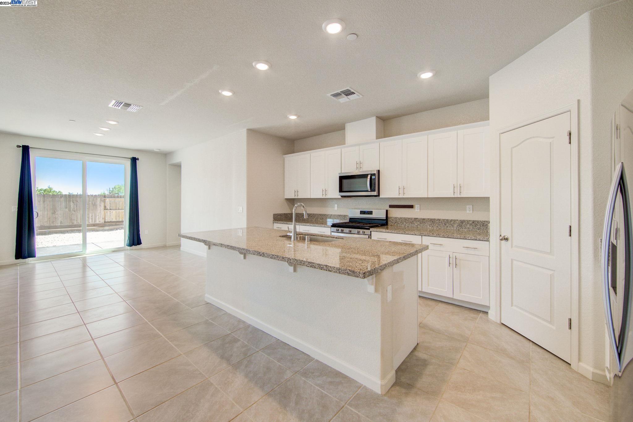 Detail Gallery Image 8 of 36 For 4050 Kenwood Cir, Oakley,  CA 94561 - 3 Beds | 2 Baths