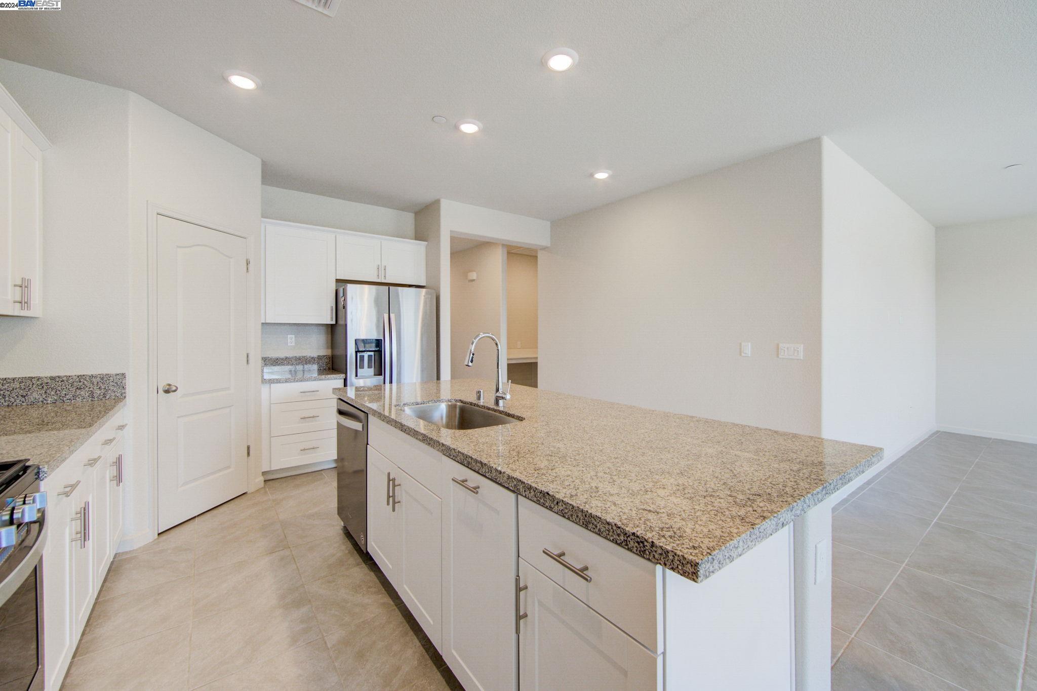 Detail Gallery Image 9 of 36 For 4050 Kenwood Cir, Oakley,  CA 94561 - 3 Beds | 2 Baths