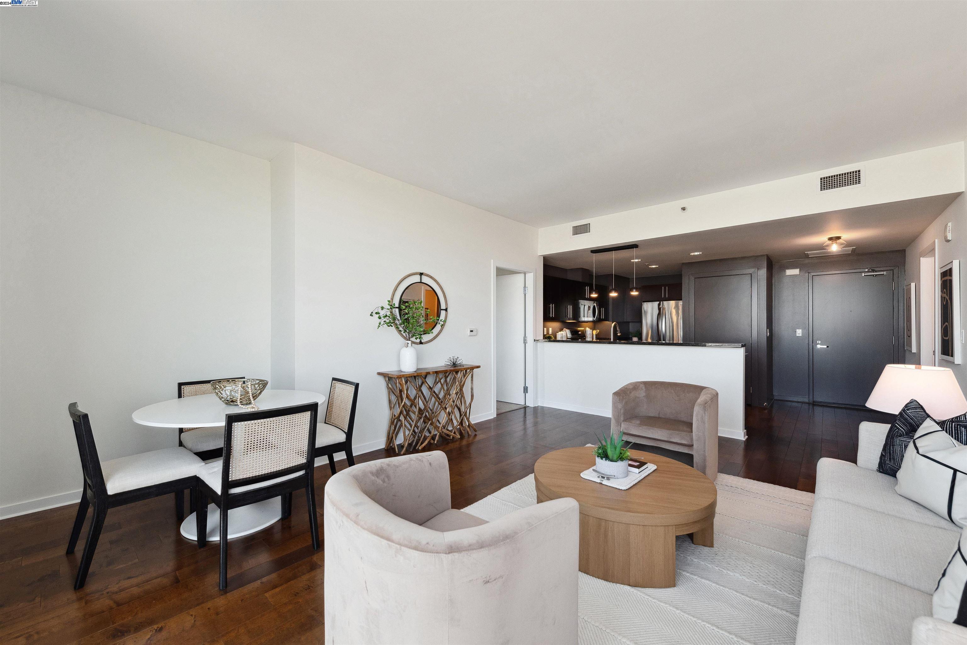 Detail Gallery Image 12 of 52 For 222 Broadway #604,  Oakland,  CA 94607 - 2 Beds | 2 Baths
