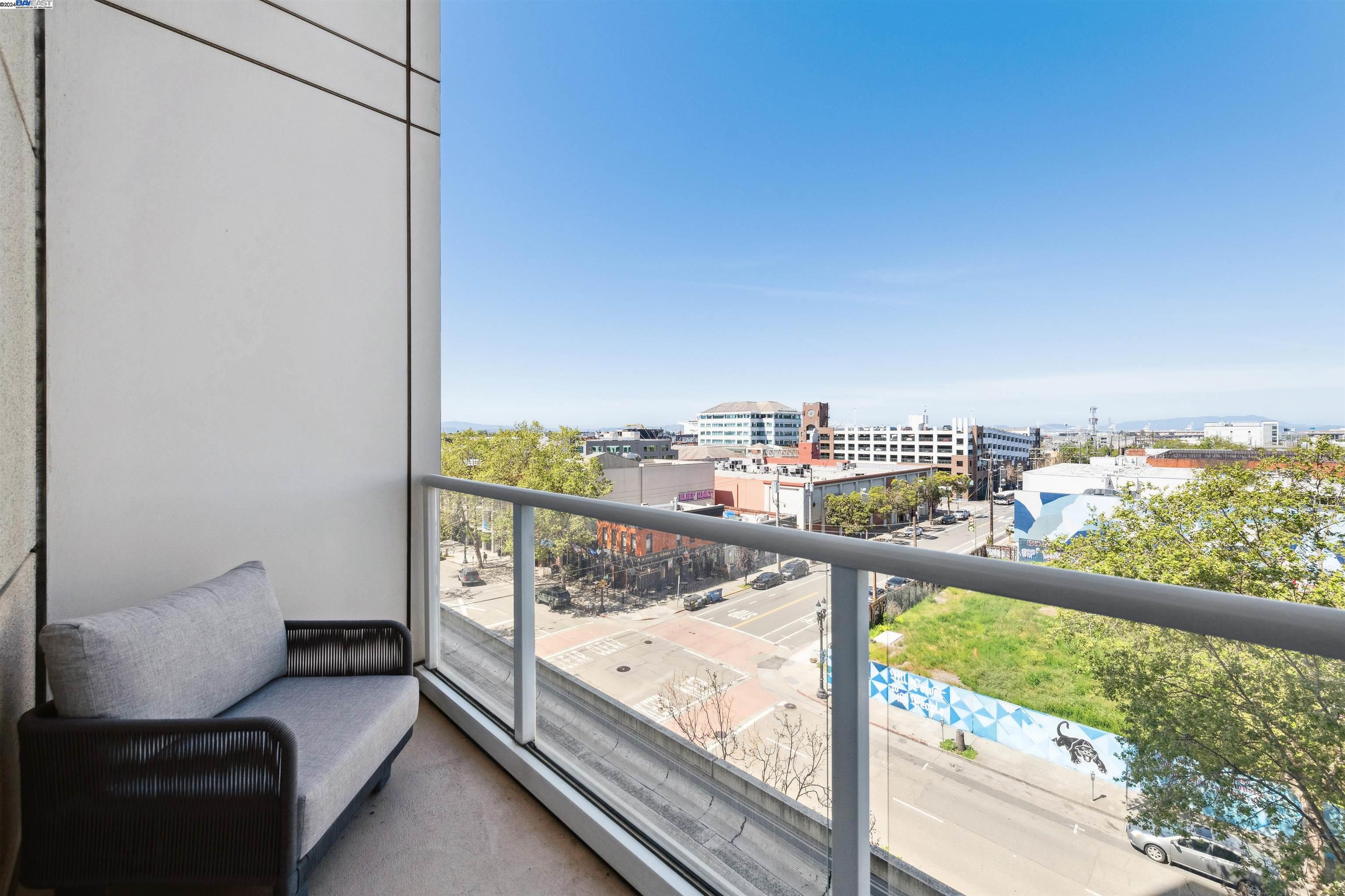 Detail Gallery Image 23 of 52 For 222 Broadway #604,  Oakland,  CA 94607 - 2 Beds | 2 Baths